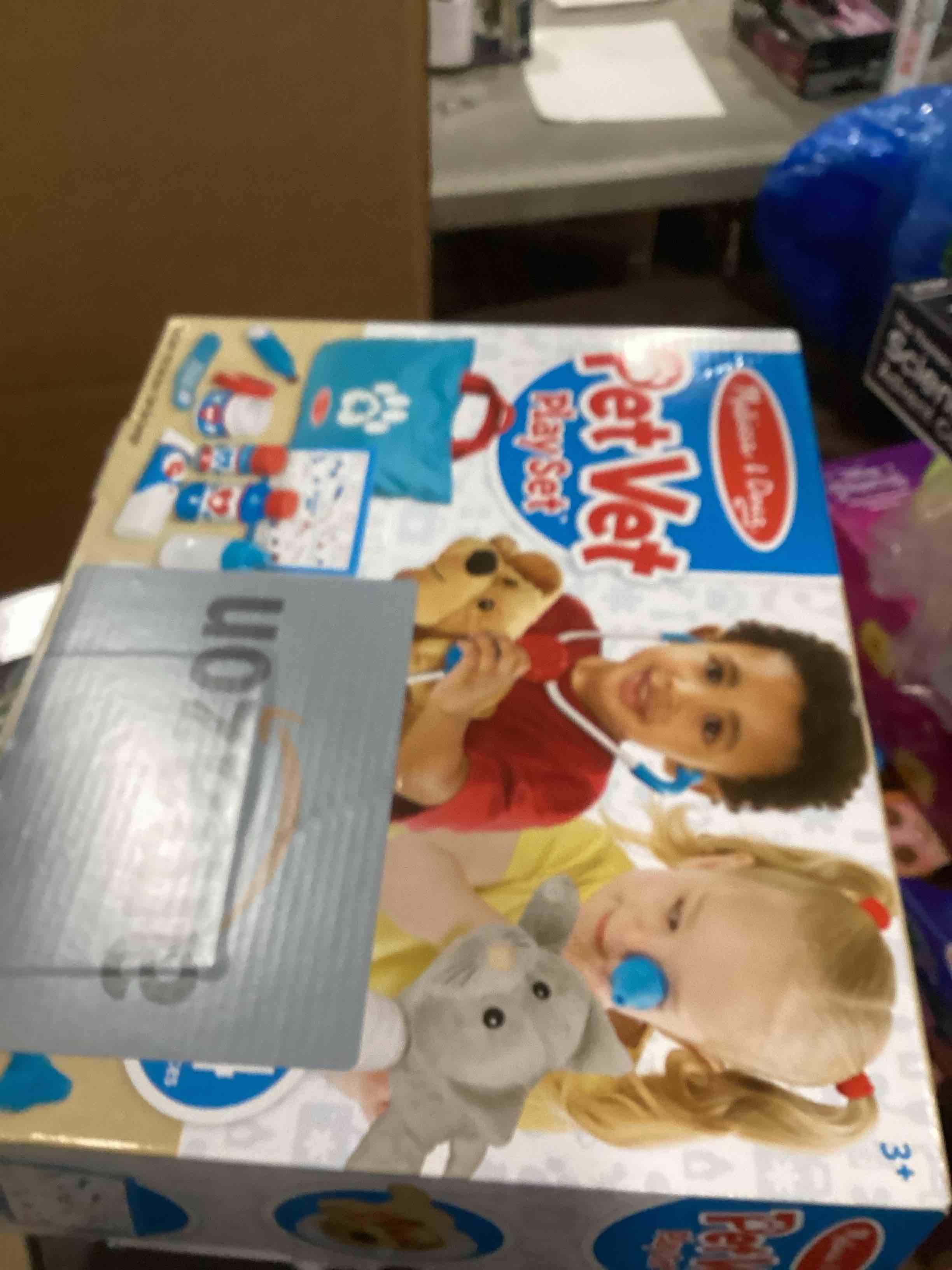 https://s3.amazonaws.com/lotting-images-prod/bidfta/PNK2108370_1739287461619.jpeg
