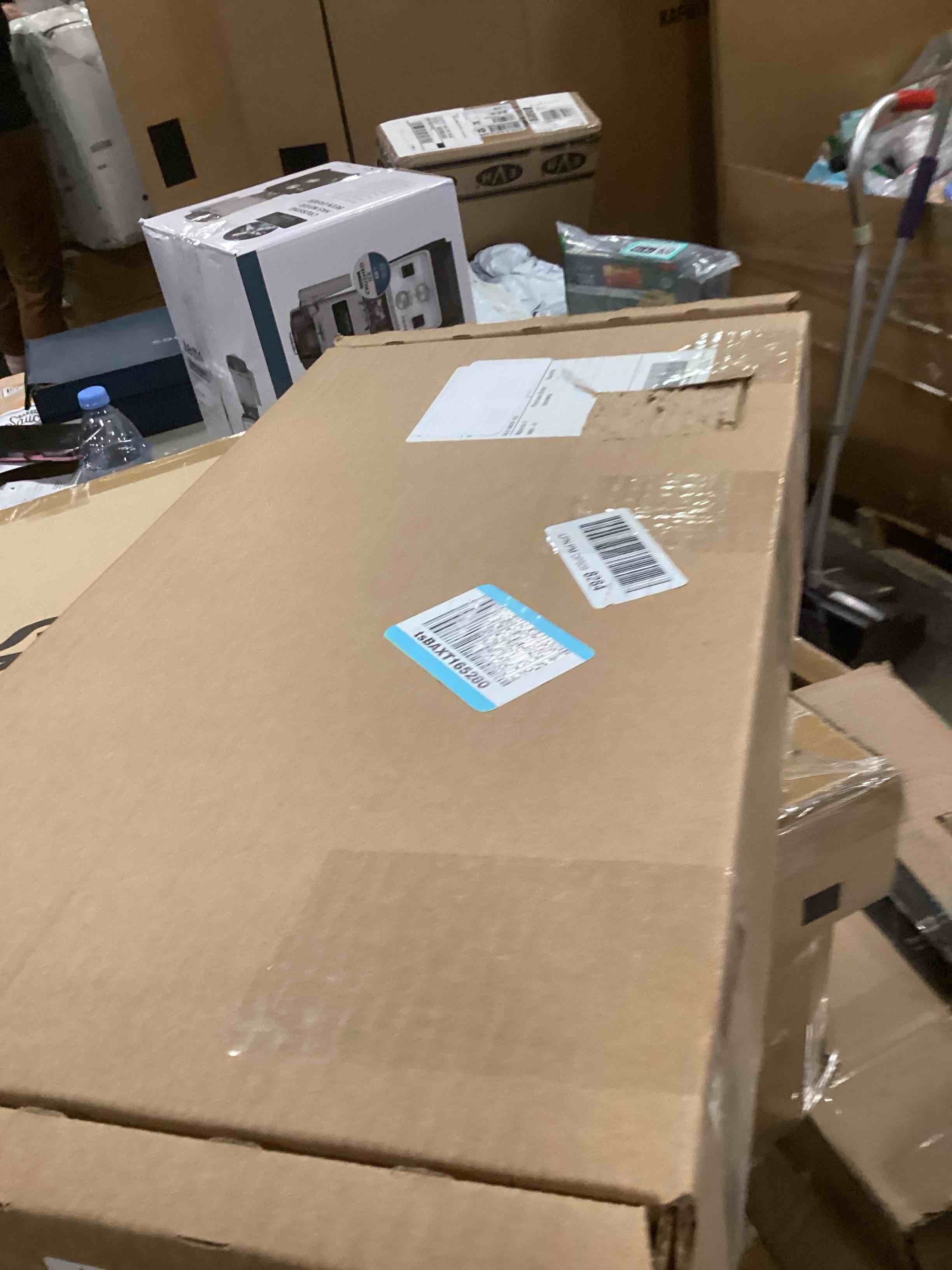 https://s3.amazonaws.com/lotting-images-prod/bidfta/PNK2108562_1739369965017.jpeg