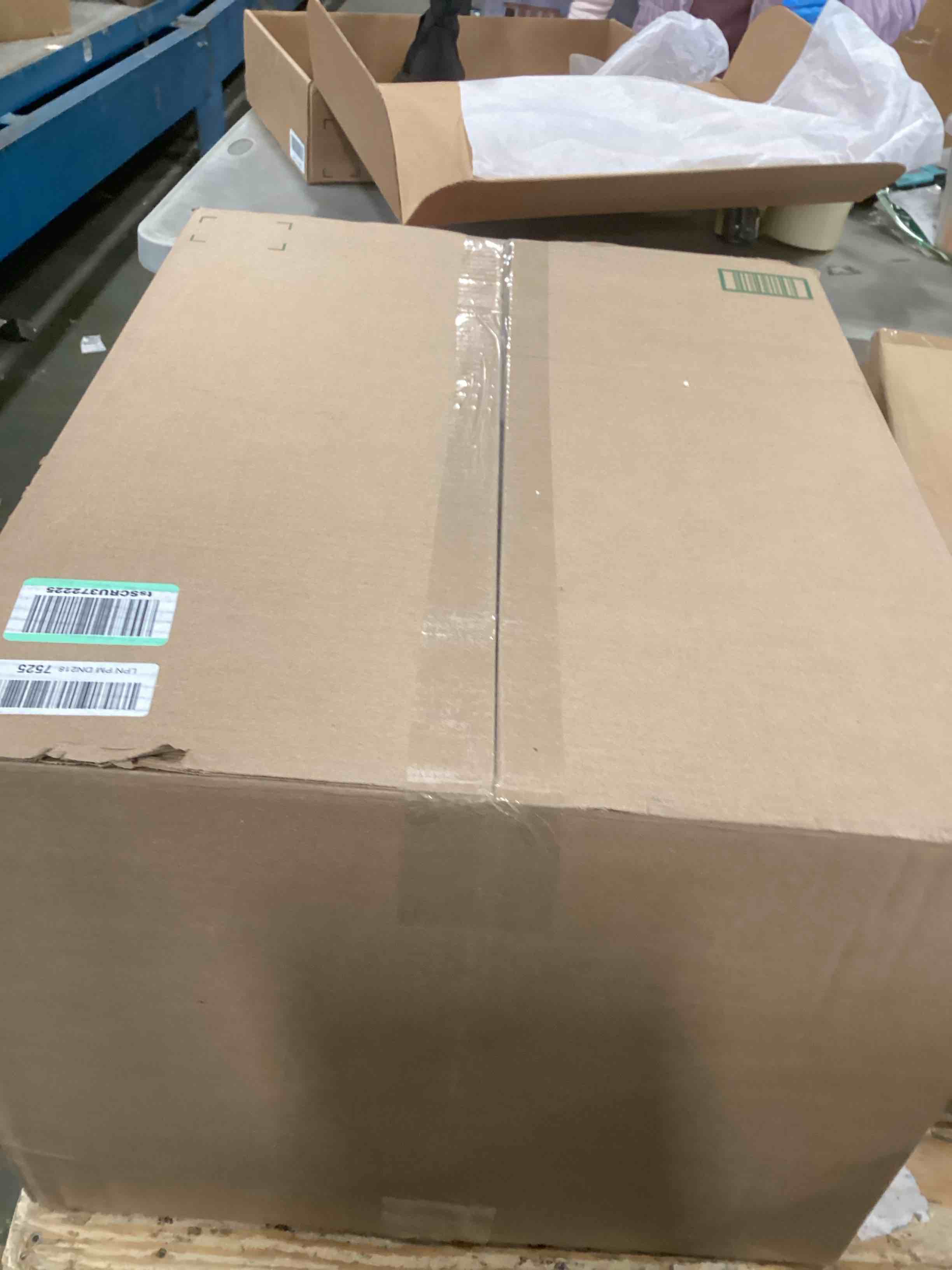 https://s3.amazonaws.com/lotting-images-prod/bidfta/PNK2109259_1739566471462.jpeg