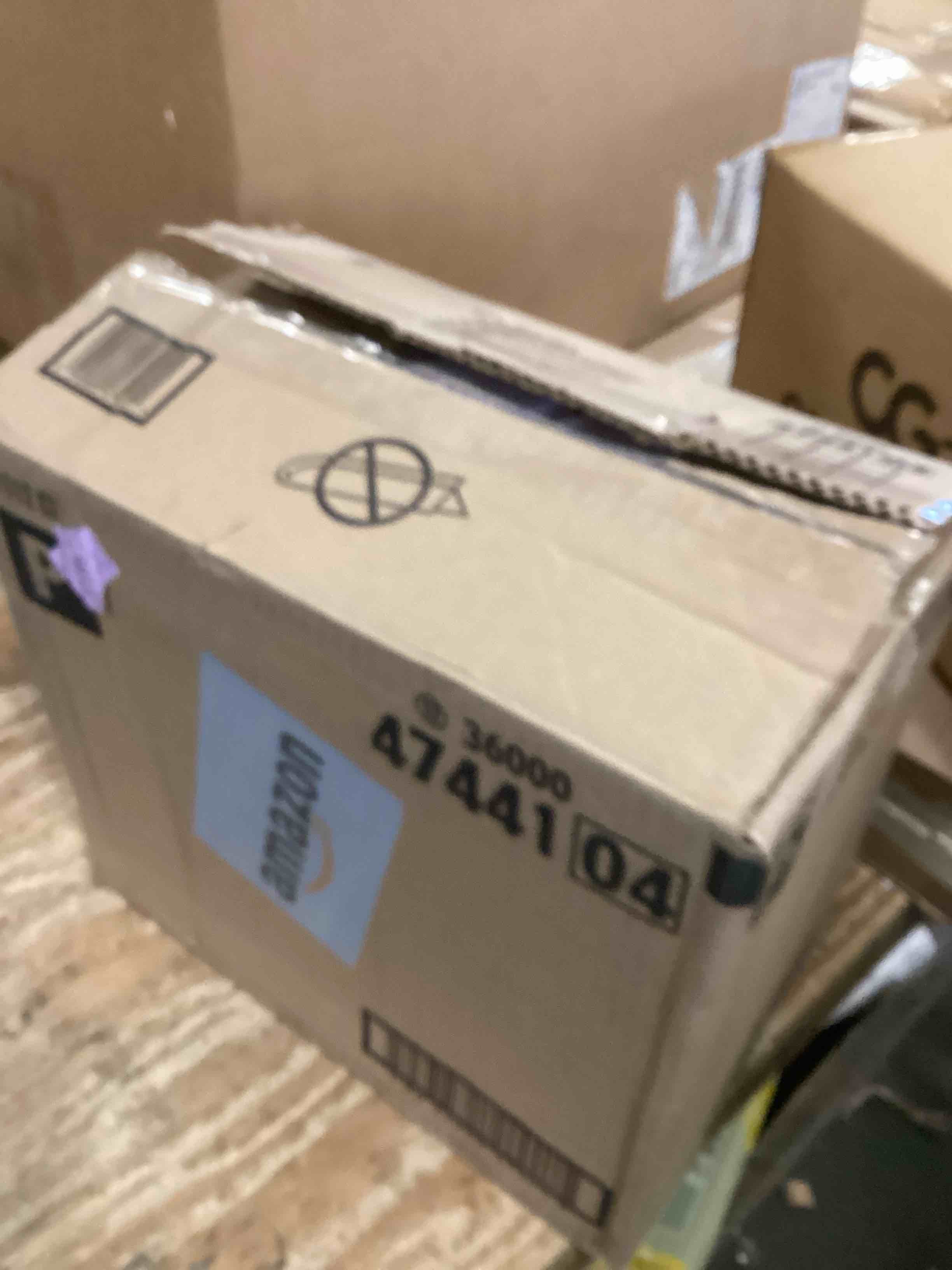 https://s3.amazonaws.com/lotting-images-prod/bidfta/PNK2109321_1739800360735.jpeg