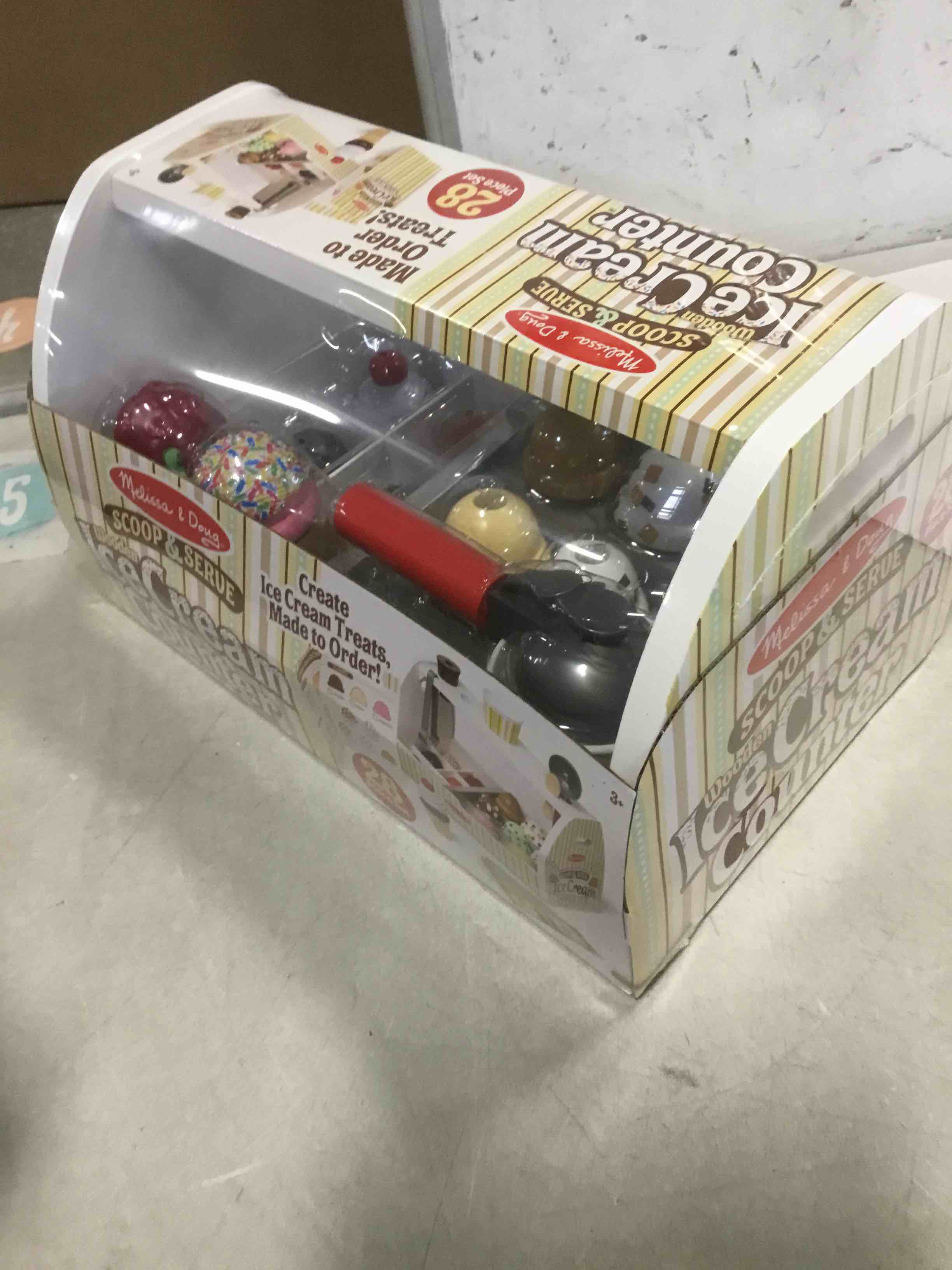 https://s3.amazonaws.com/lotting-images-prod/bidfta/PNK2110622_1739540127373.jpeg