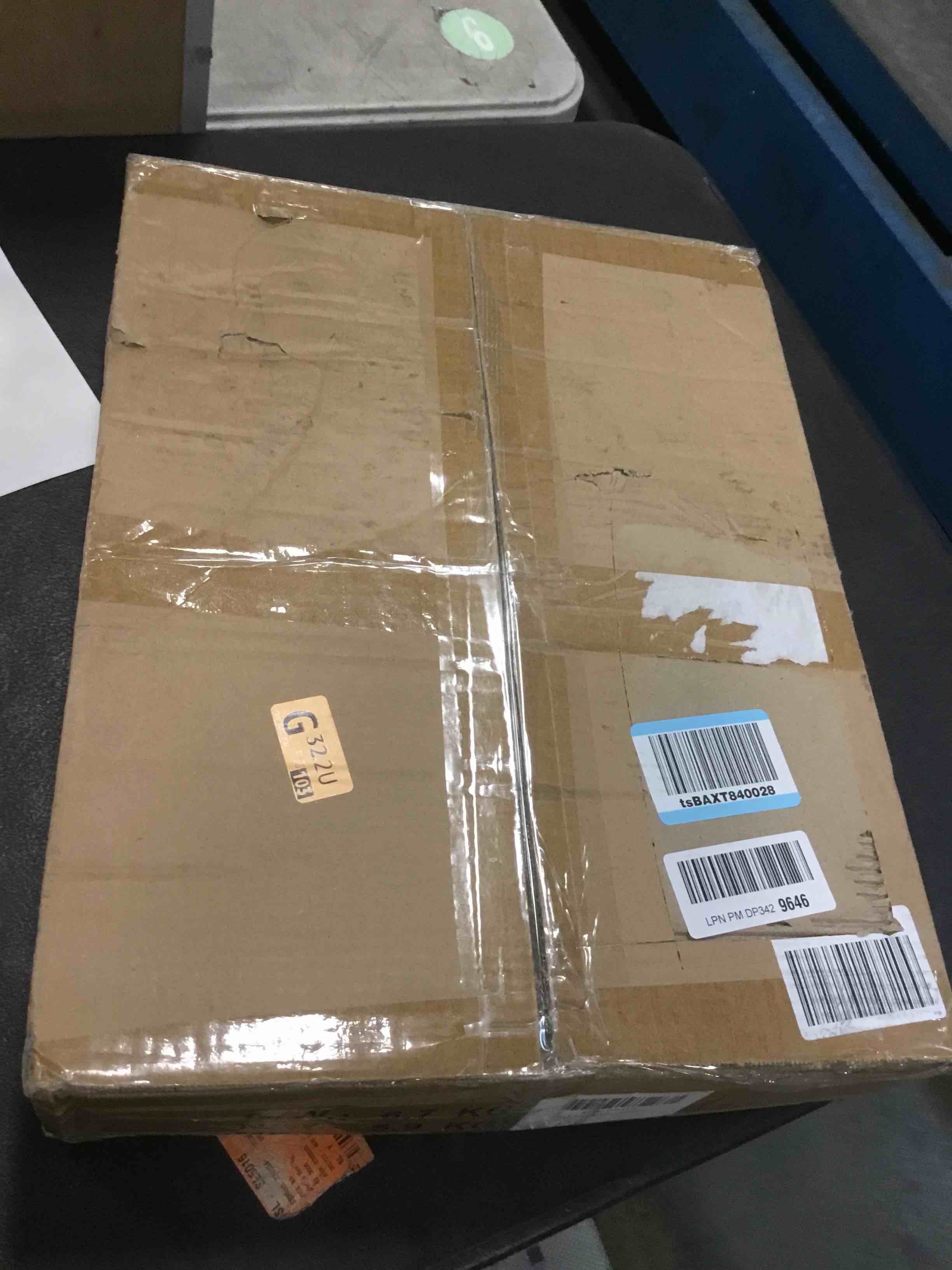 https://s3.amazonaws.com/lotting-images-prod/bidfta/PNK2111570_1739972741604.jpeg