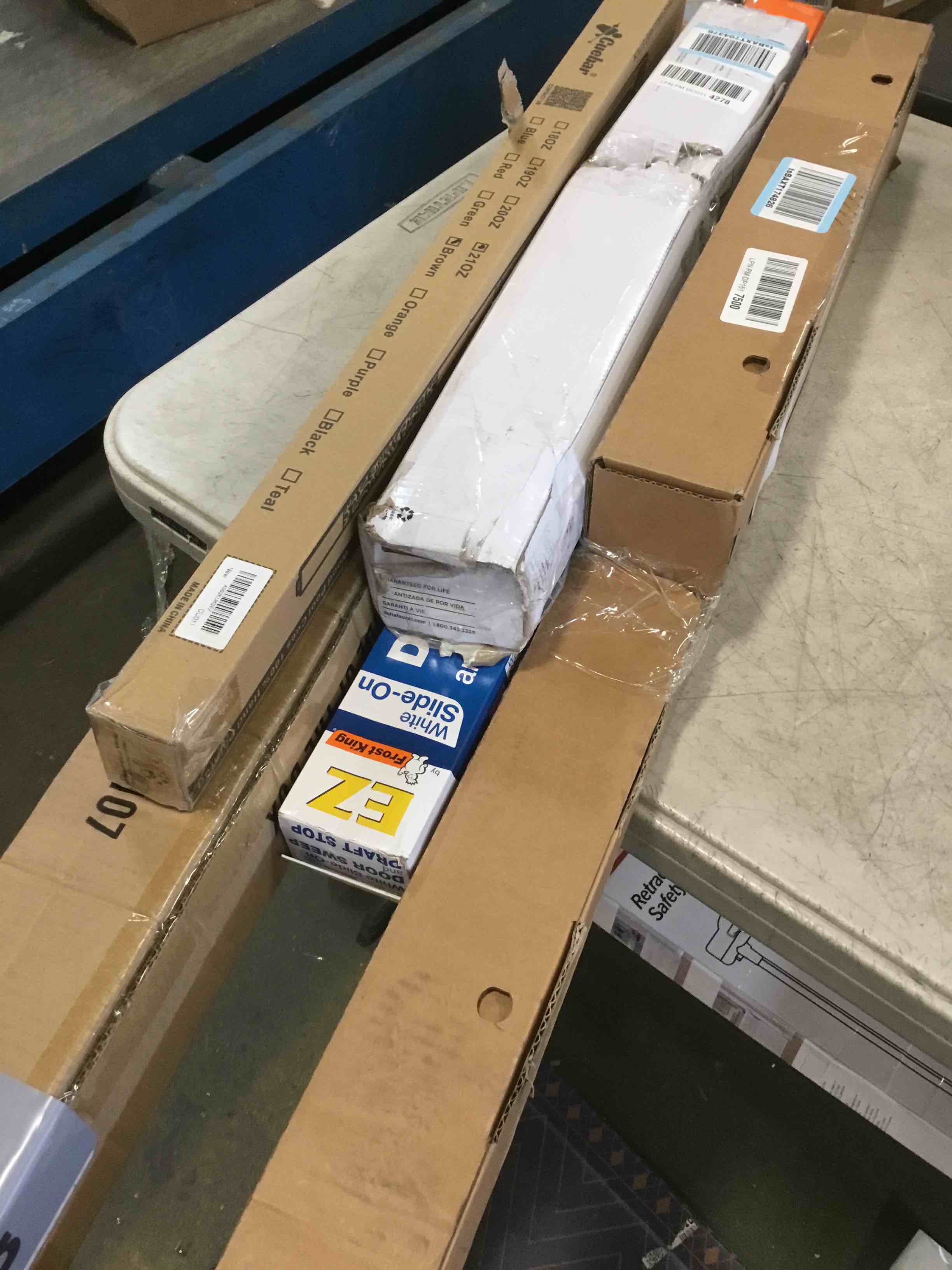Assorted of  Products for the Maintenance or Decoration of the Home (it can include a variety of sizes and models)
