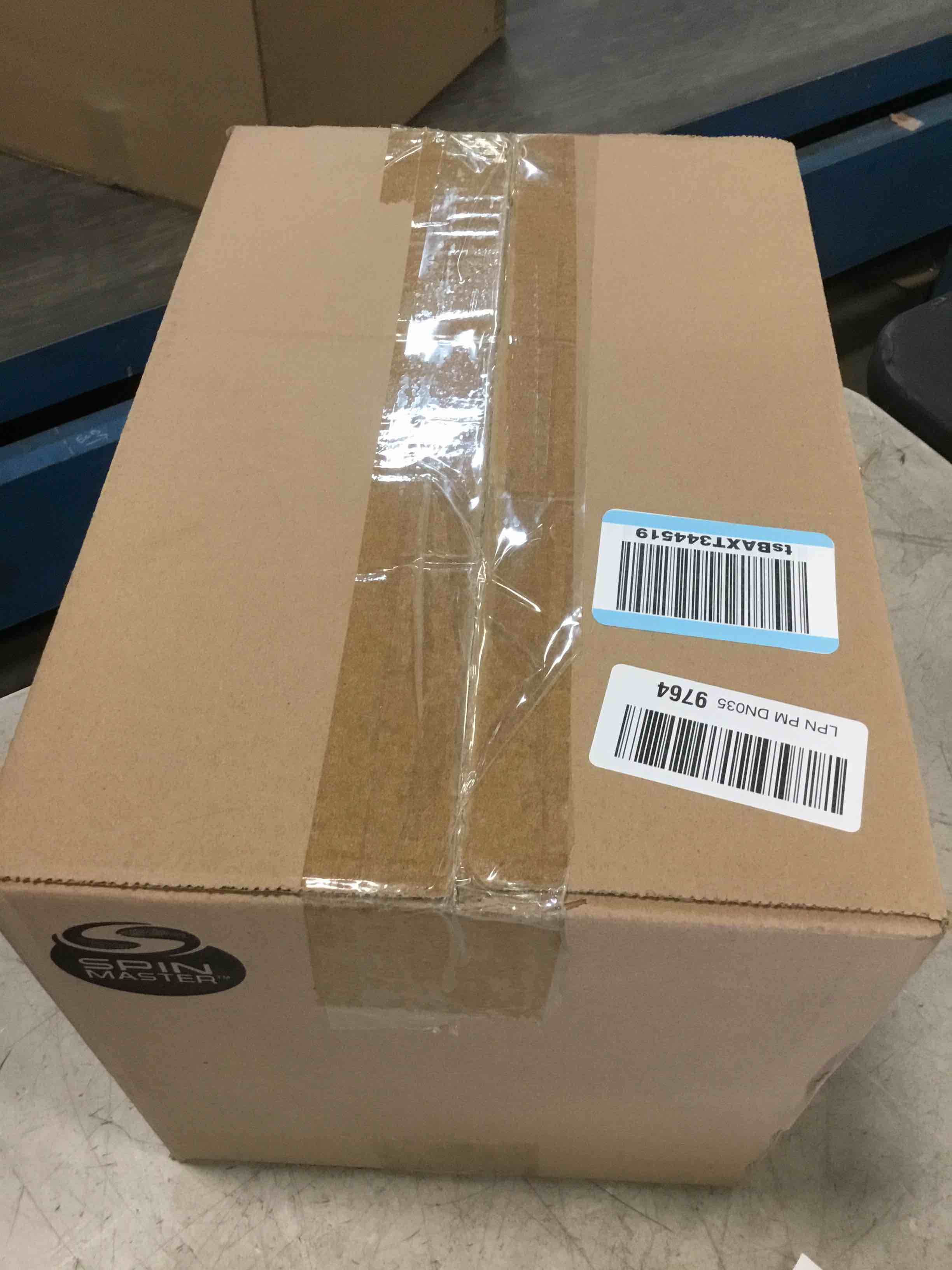 https://s3.amazonaws.com/lotting-images-prod/bidfta/PNK2112072_1740080323306.jpeg