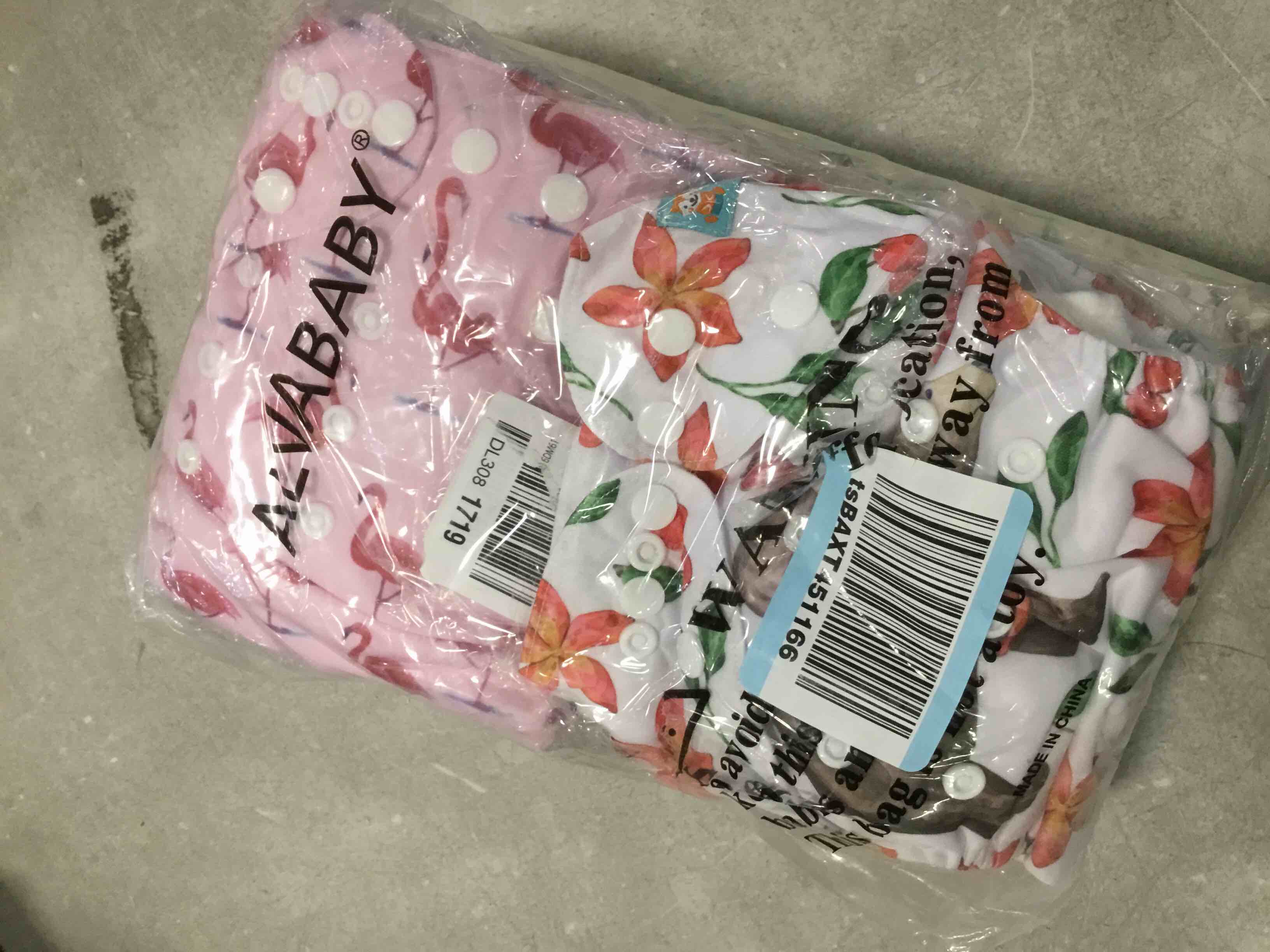 https://s3.amazonaws.com/lotting-images-prod/bidfta/PNK2112452_1740501090104.jpeg