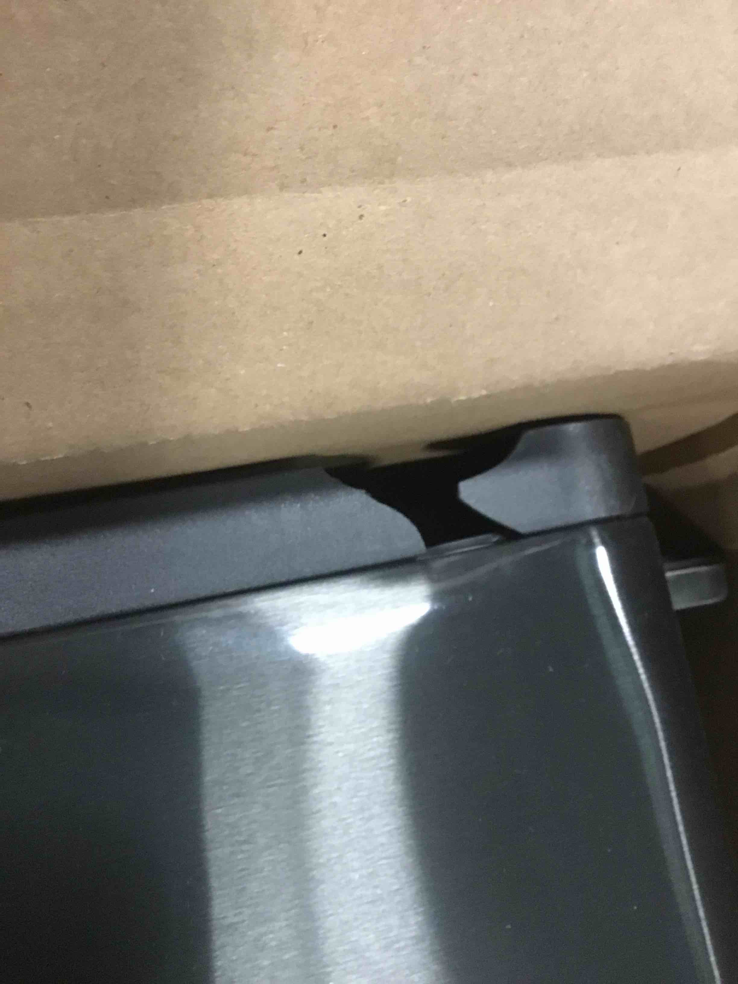 https://s3.amazonaws.com/lotting-images-prod/bidfta/PNK2113414_1739197603929.jpeg