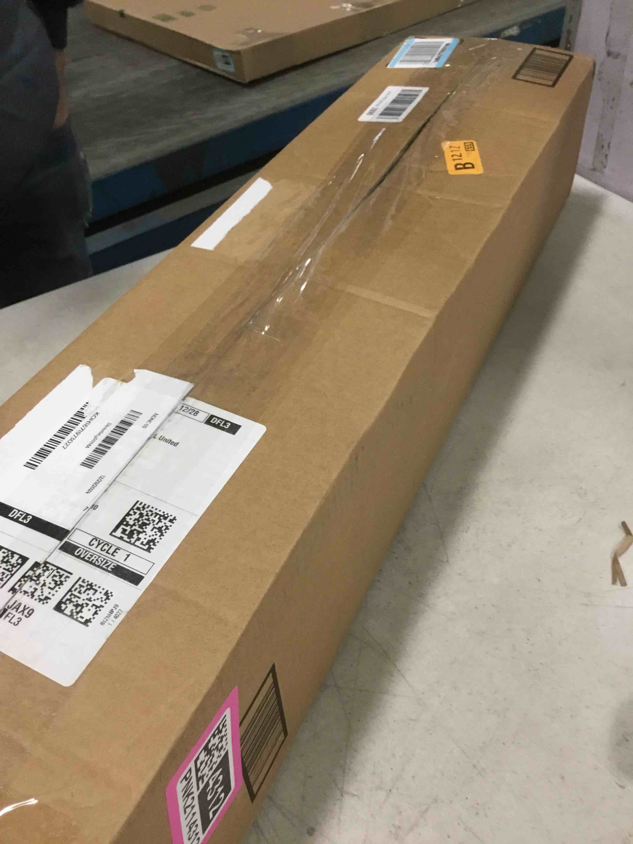 https://s3.amazonaws.com/lotting-images-prod/bidfta/PNK2114312_1739470761300.jpeg