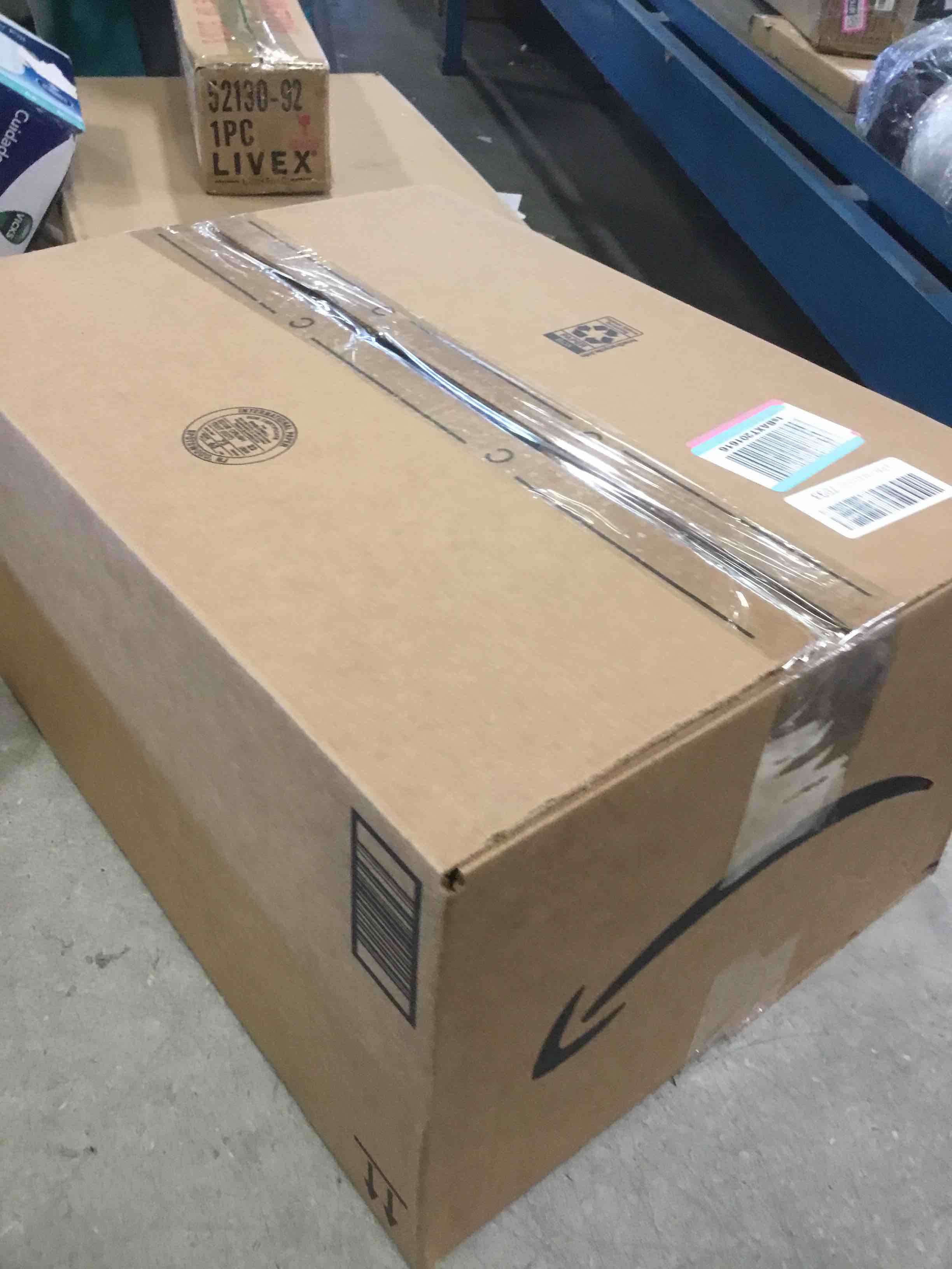 https://s3.amazonaws.com/lotting-images-prod/bidfta/PNK2114458_1739550066125.jpeg