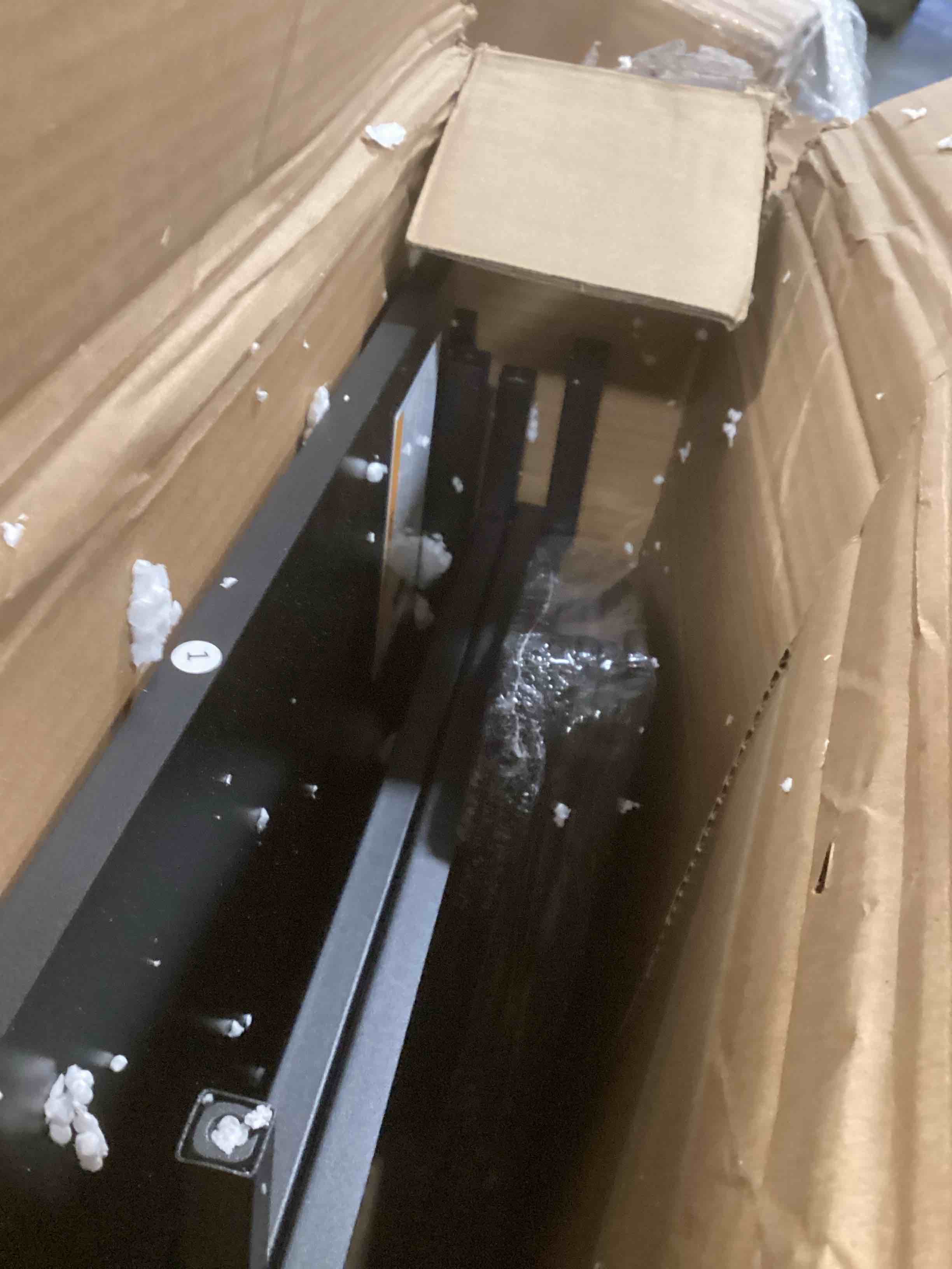 https://s3.amazonaws.com/lotting-images-prod/bidfta/PNK2114811_1739970455356.jpeg