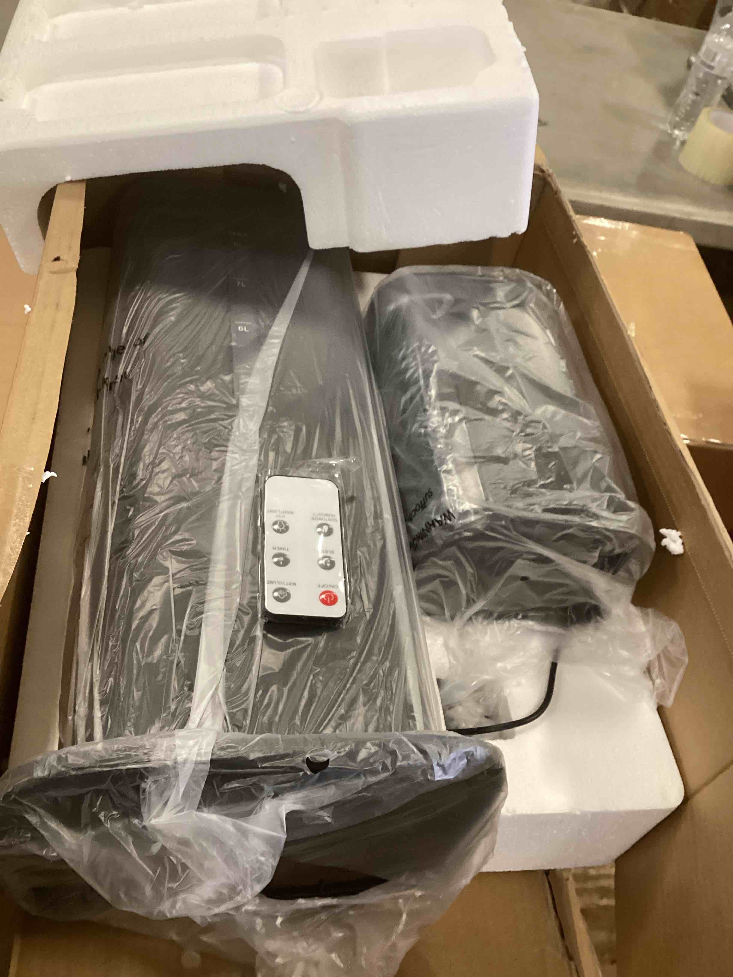 https://s3.amazonaws.com/lotting-images-prod/bidfta/PNK2114903_1739983781016.jpeg