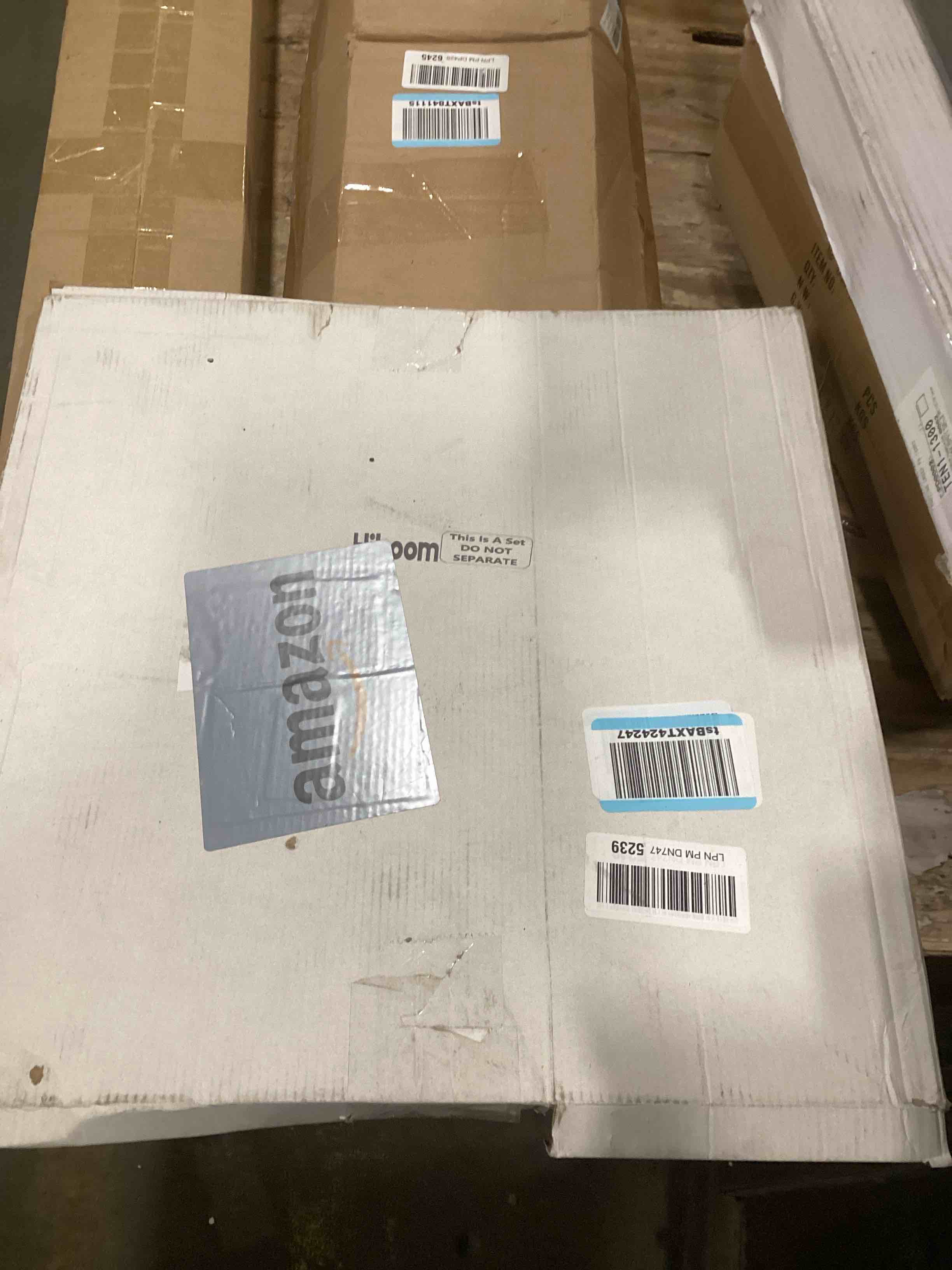 https://s3.amazonaws.com/lotting-images-prod/bidfta/PNK2115096_1740060334083.jpeg
