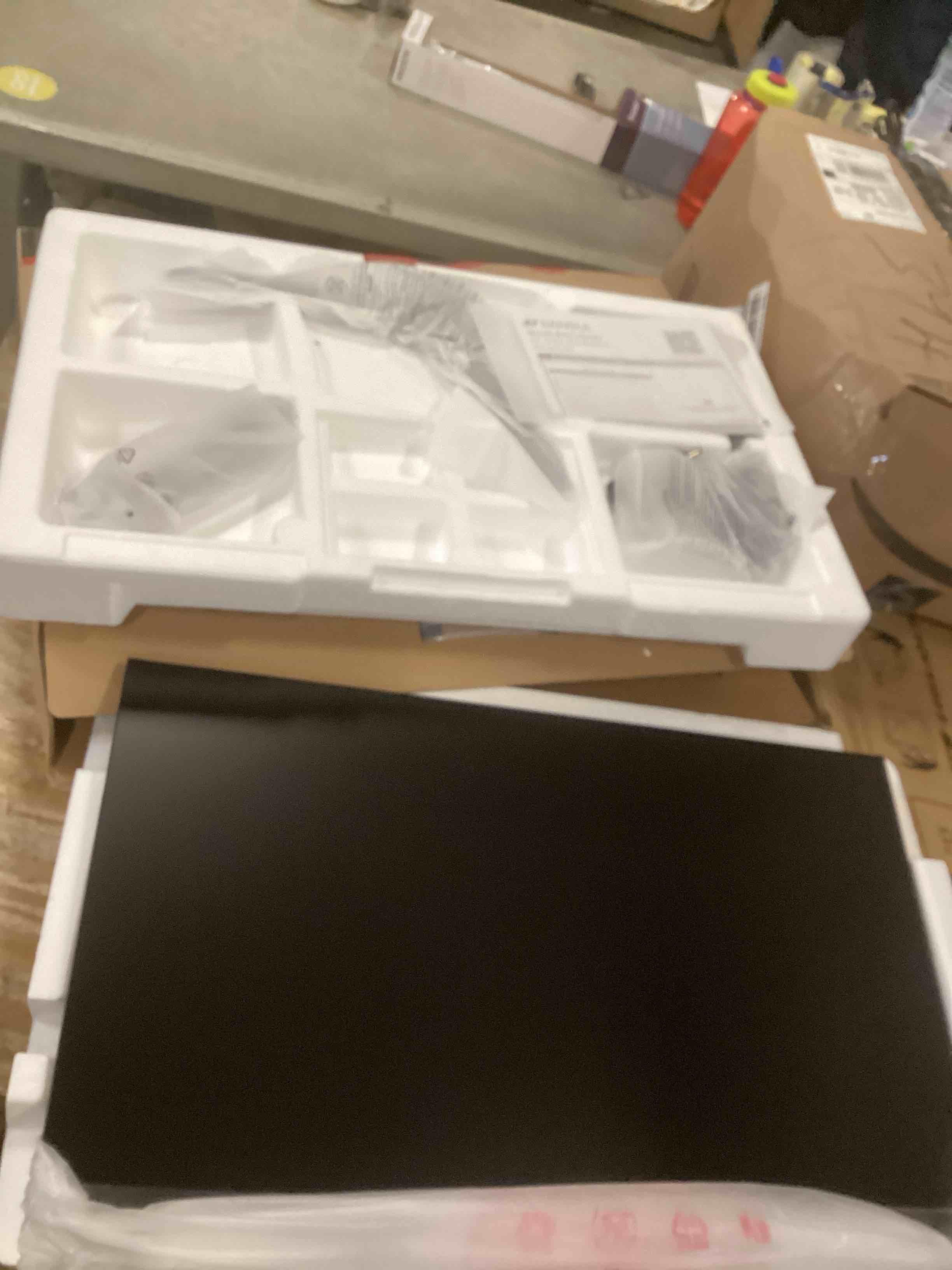 https://s3.amazonaws.com/lotting-images-prod/bidfta/PNK2115768_1740499277375.jpeg
