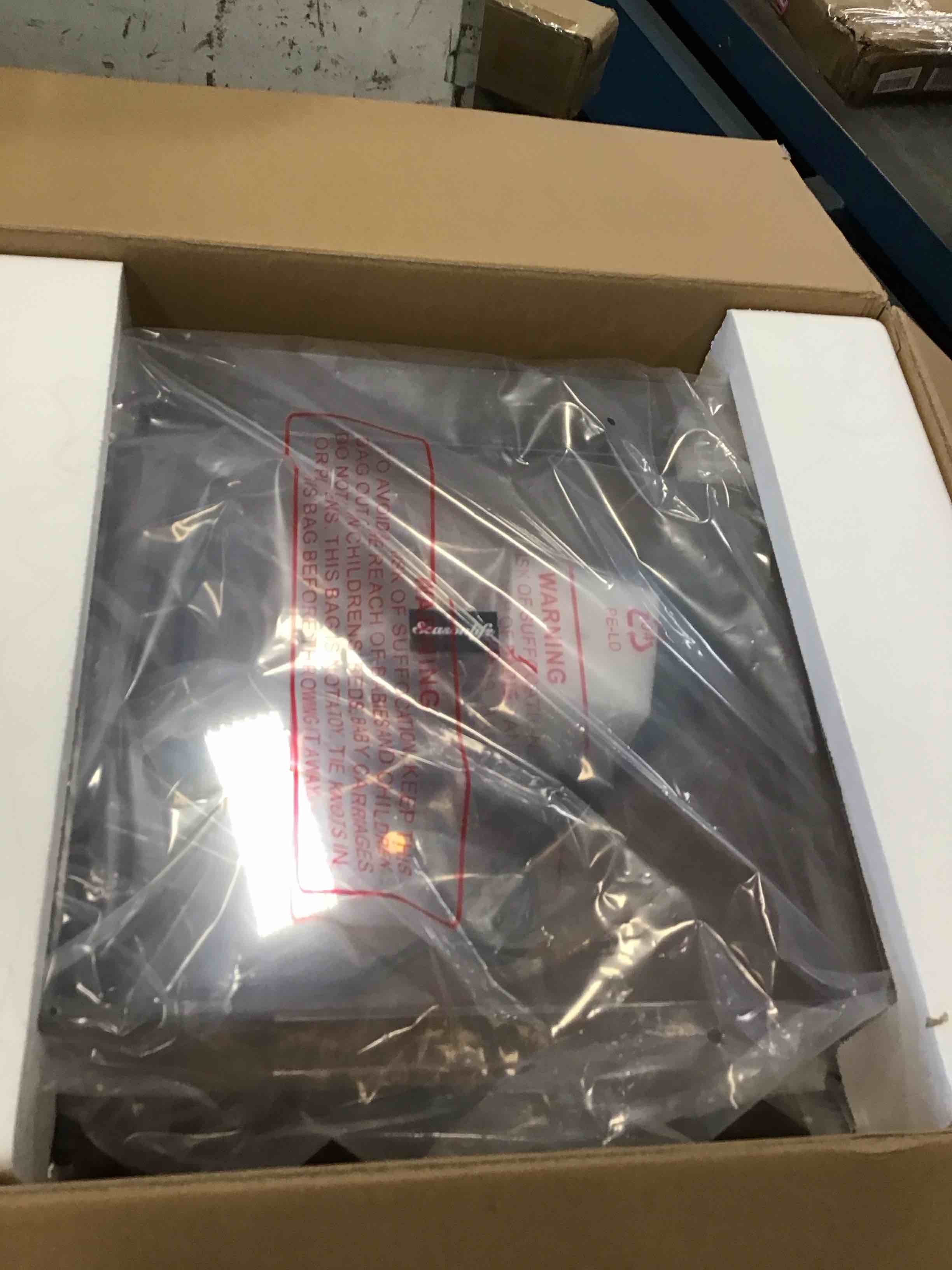 https://s3.amazonaws.com/lotting-images-prod/bidfta/PNK2116195_1738954201837.jpeg