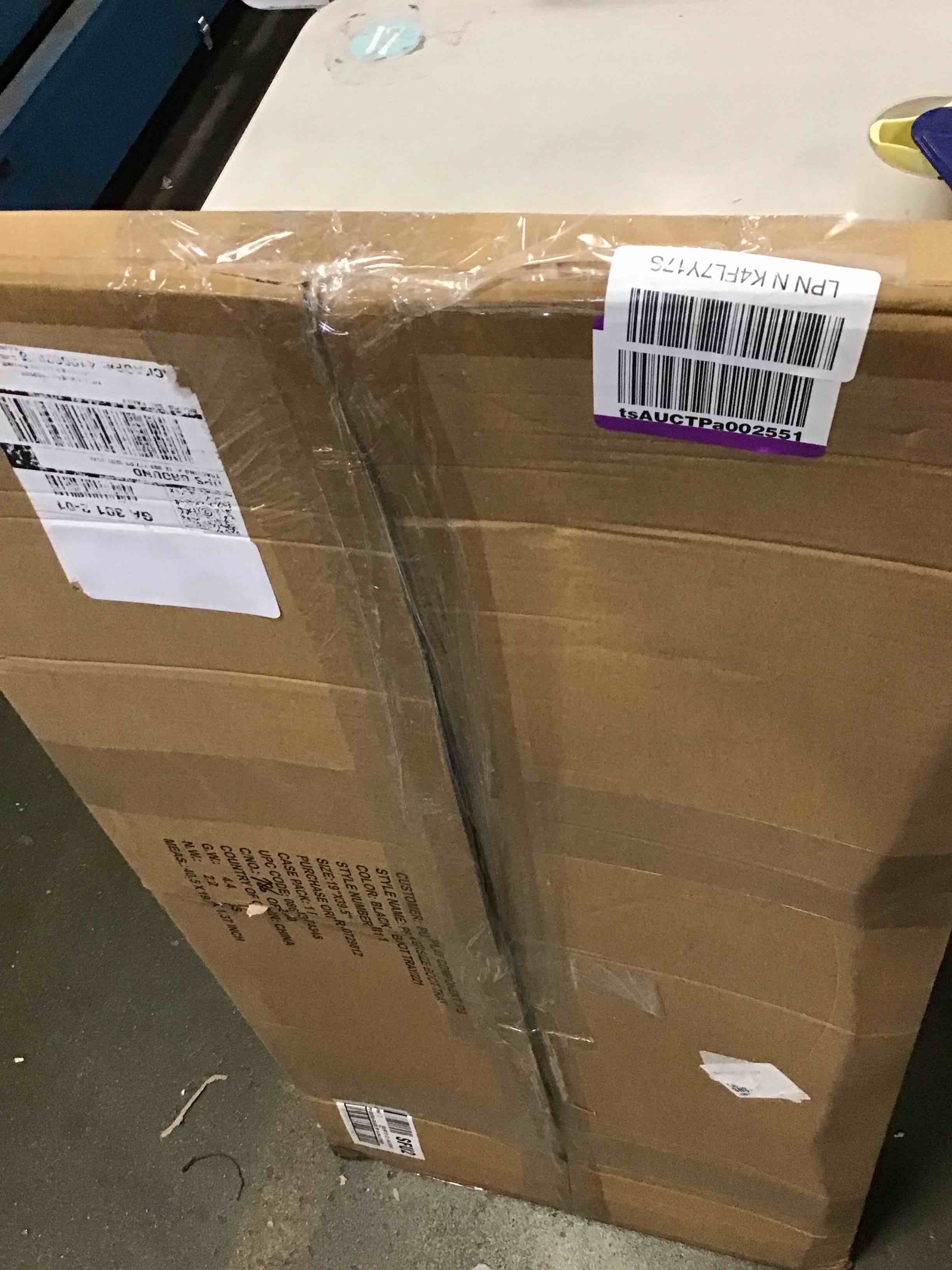 https://s3.amazonaws.com/lotting-images-prod/bidfta/PNK2116408_1739219266165.jpeg
