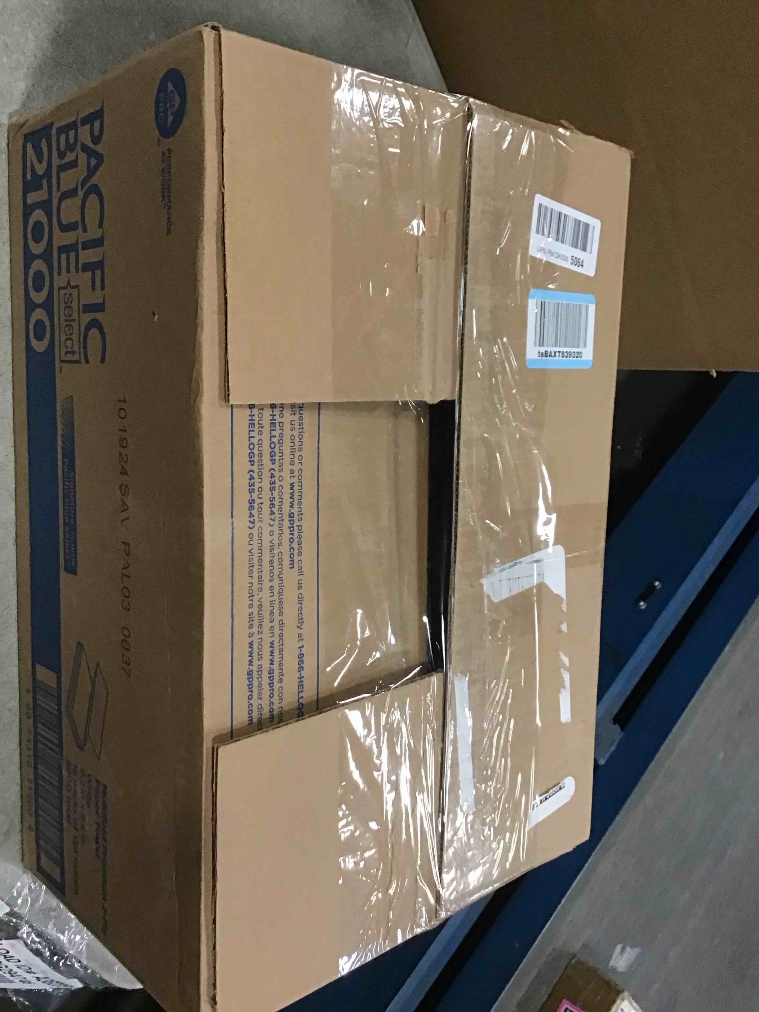 https://s3.amazonaws.com/lotting-images-prod/bidfta/PNK2116545_1739293361682.jpeg