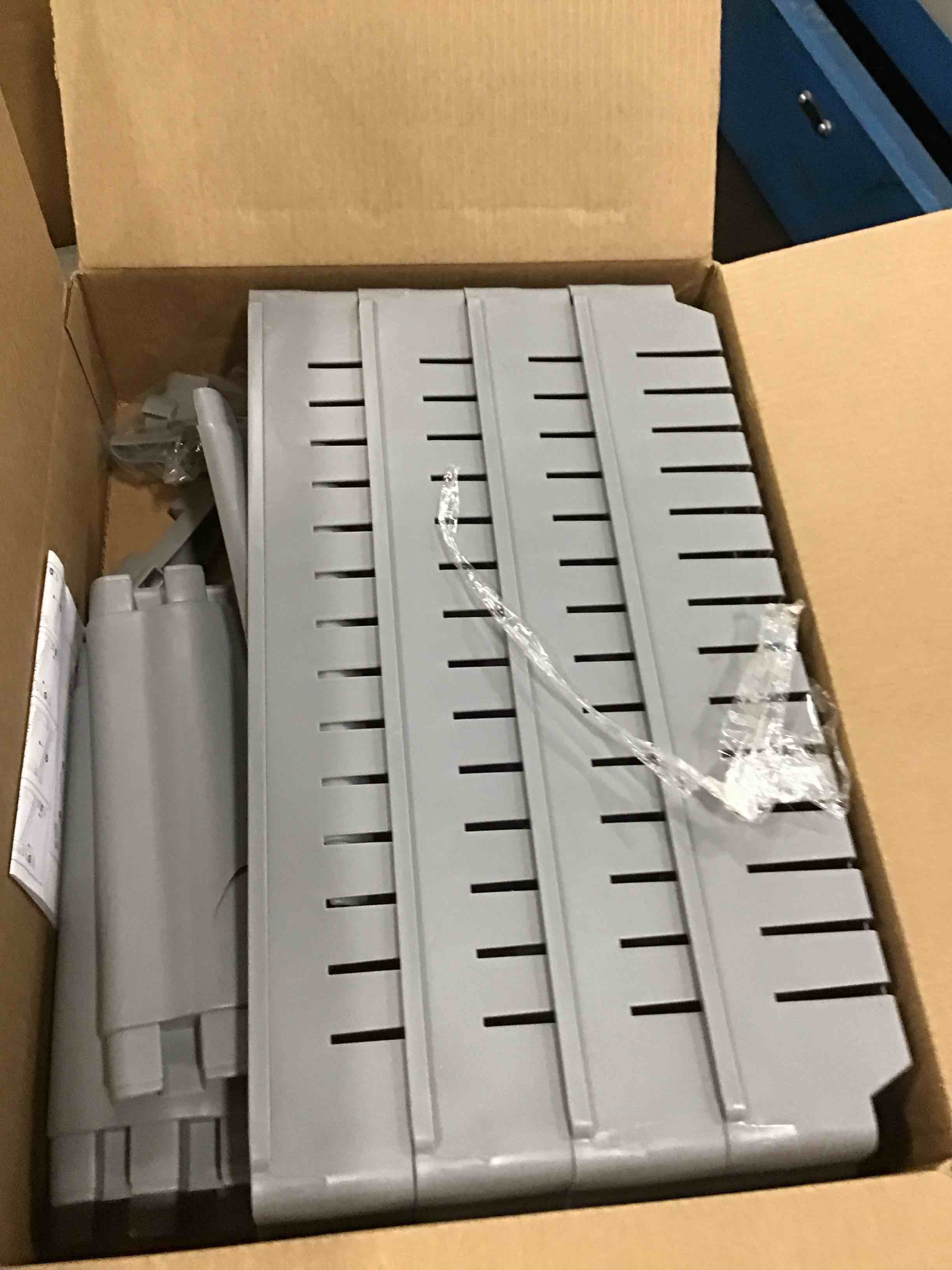 https://s3.amazonaws.com/lotting-images-prod/bidfta/PNK2116548_1739293642938.jpeg
