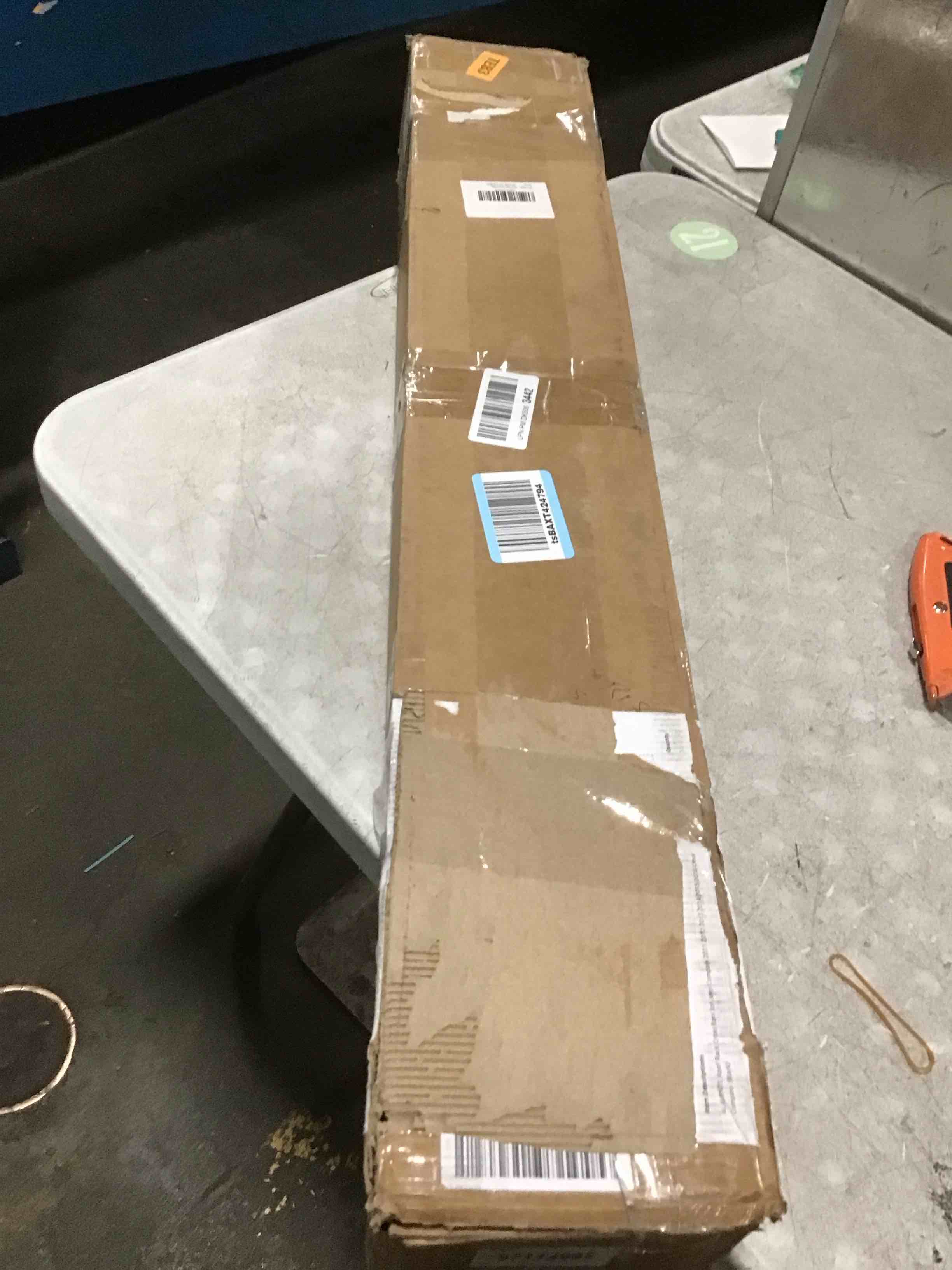 https://s3.amazonaws.com/lotting-images-prod/bidfta/PNK2116947_1739456478500.jpeg
