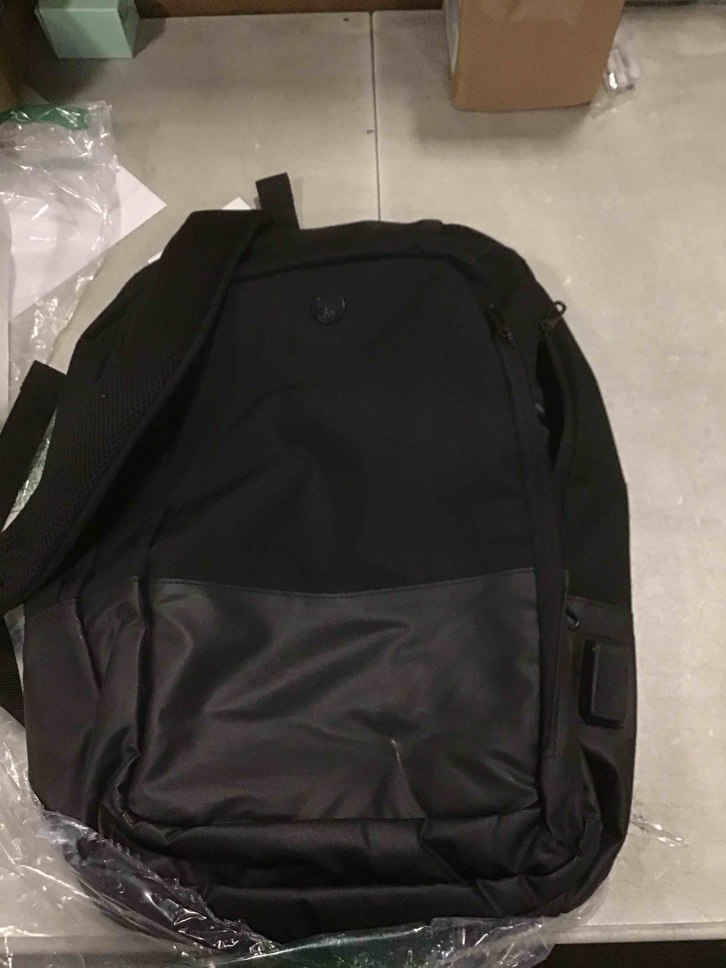 https://s3.amazonaws.com/lotting-images-prod/bidfta/PNK2117023_1739472323297.jpeg