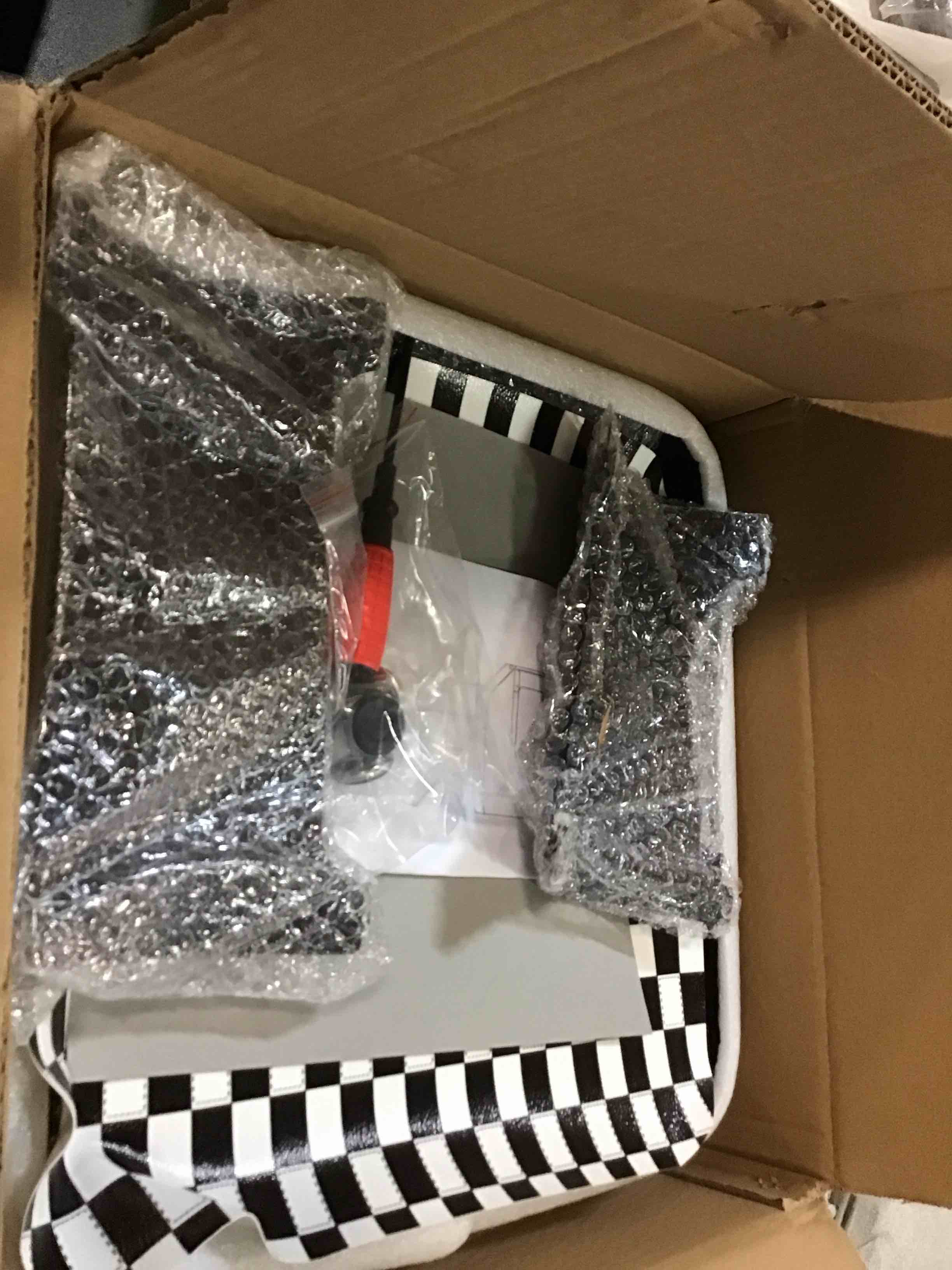 https://s3.amazonaws.com/lotting-images-prod/bidfta/PNK2117324_1739567602827.jpeg