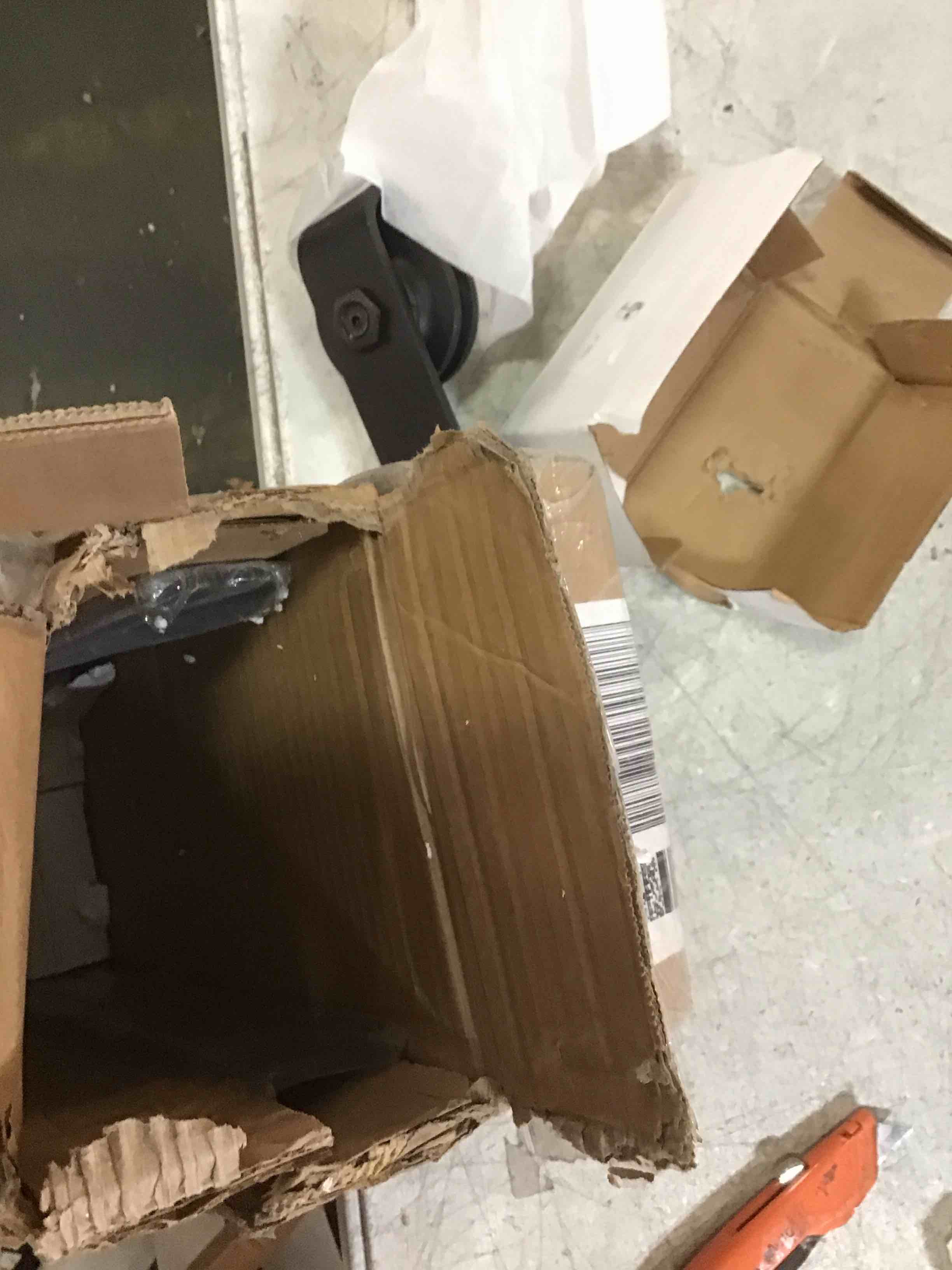 https://s3.amazonaws.com/lotting-images-prod/bidfta/PNK2117524_1739821882026.jpeg