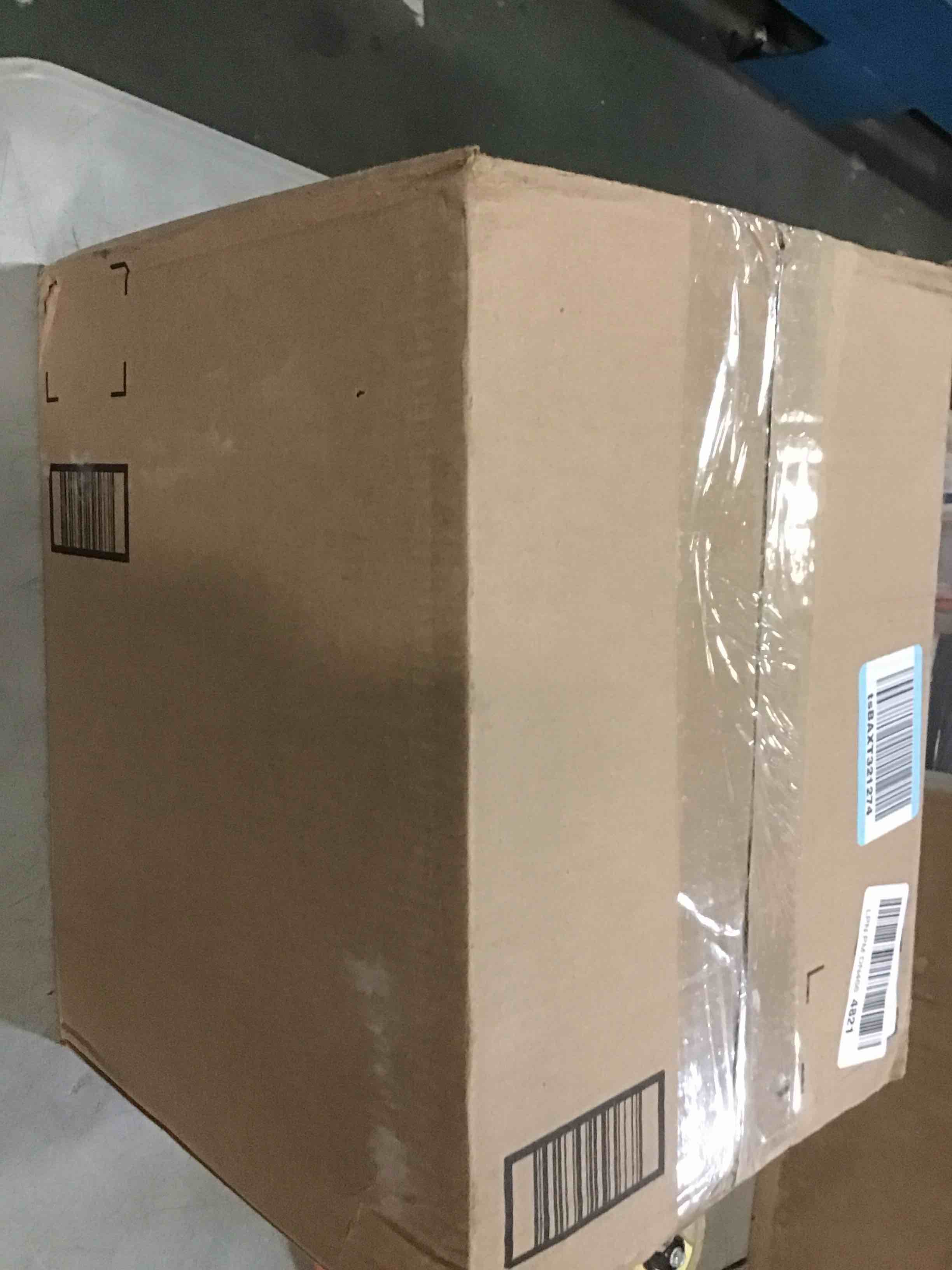 https://s3.amazonaws.com/lotting-images-prod/bidfta/PNK2117806_1739972538082.jpeg