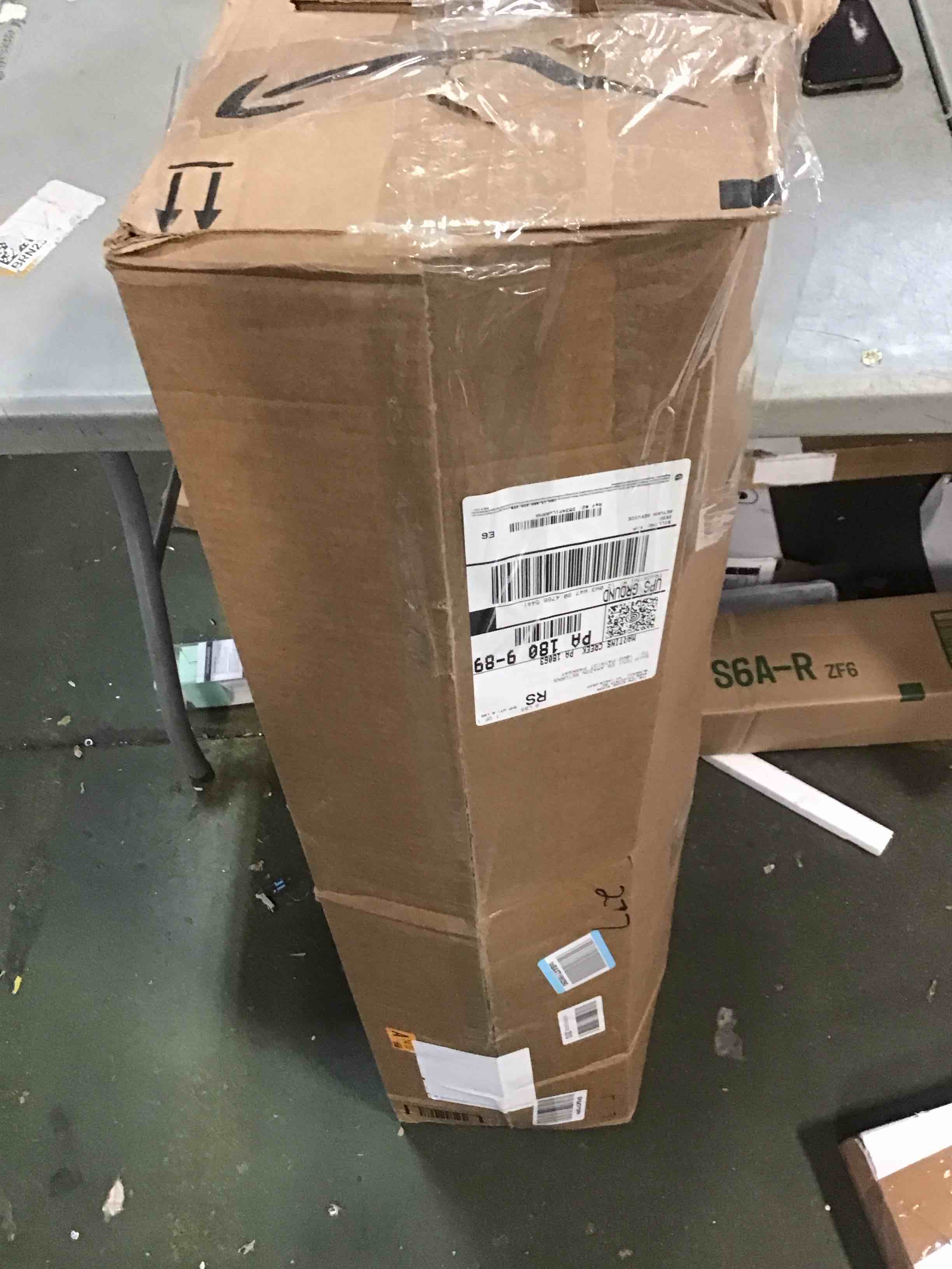 https://s3.amazonaws.com/lotting-images-prod/bidfta/PNK2117881_1739980617381.jpeg