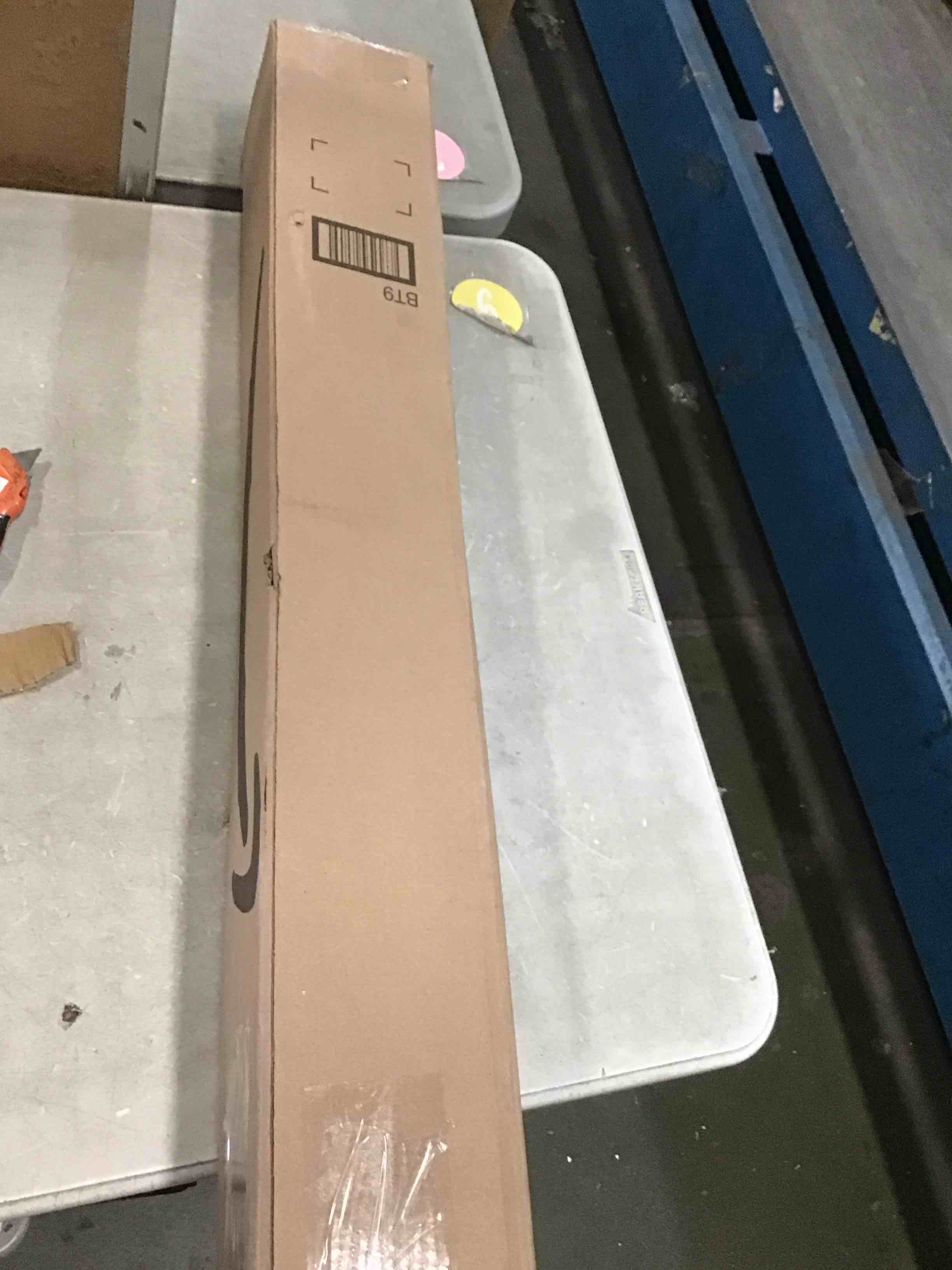 https://s3.amazonaws.com/lotting-images-prod/bidfta/PNK2118514_1740415027192.jpeg