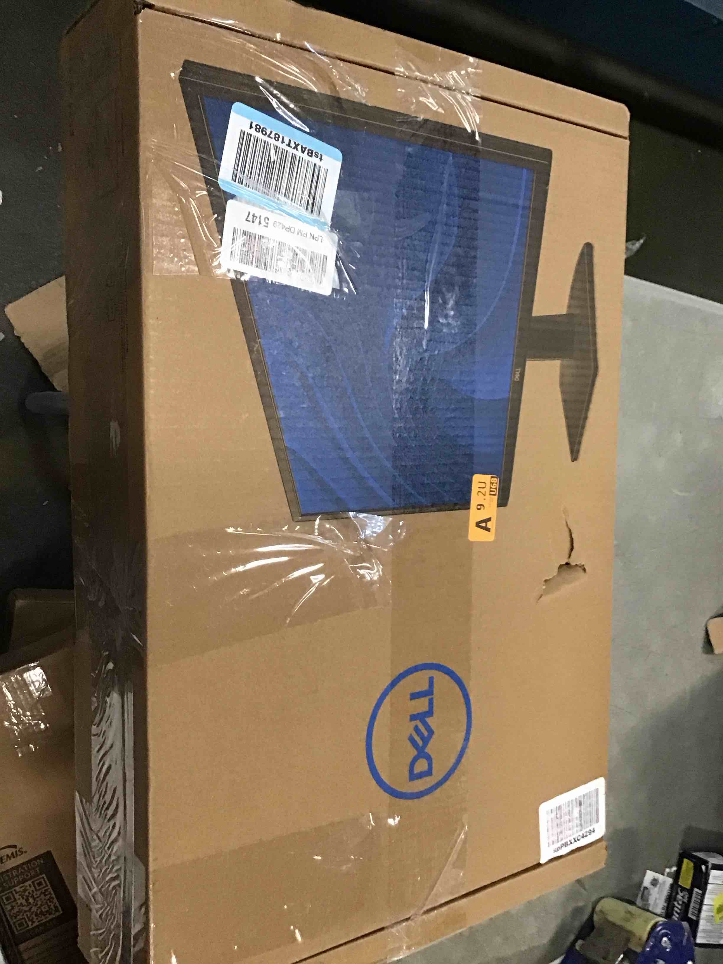 https://s3.amazonaws.com/lotting-images-prod/bidfta/PNK2118841_1740510926906.jpeg