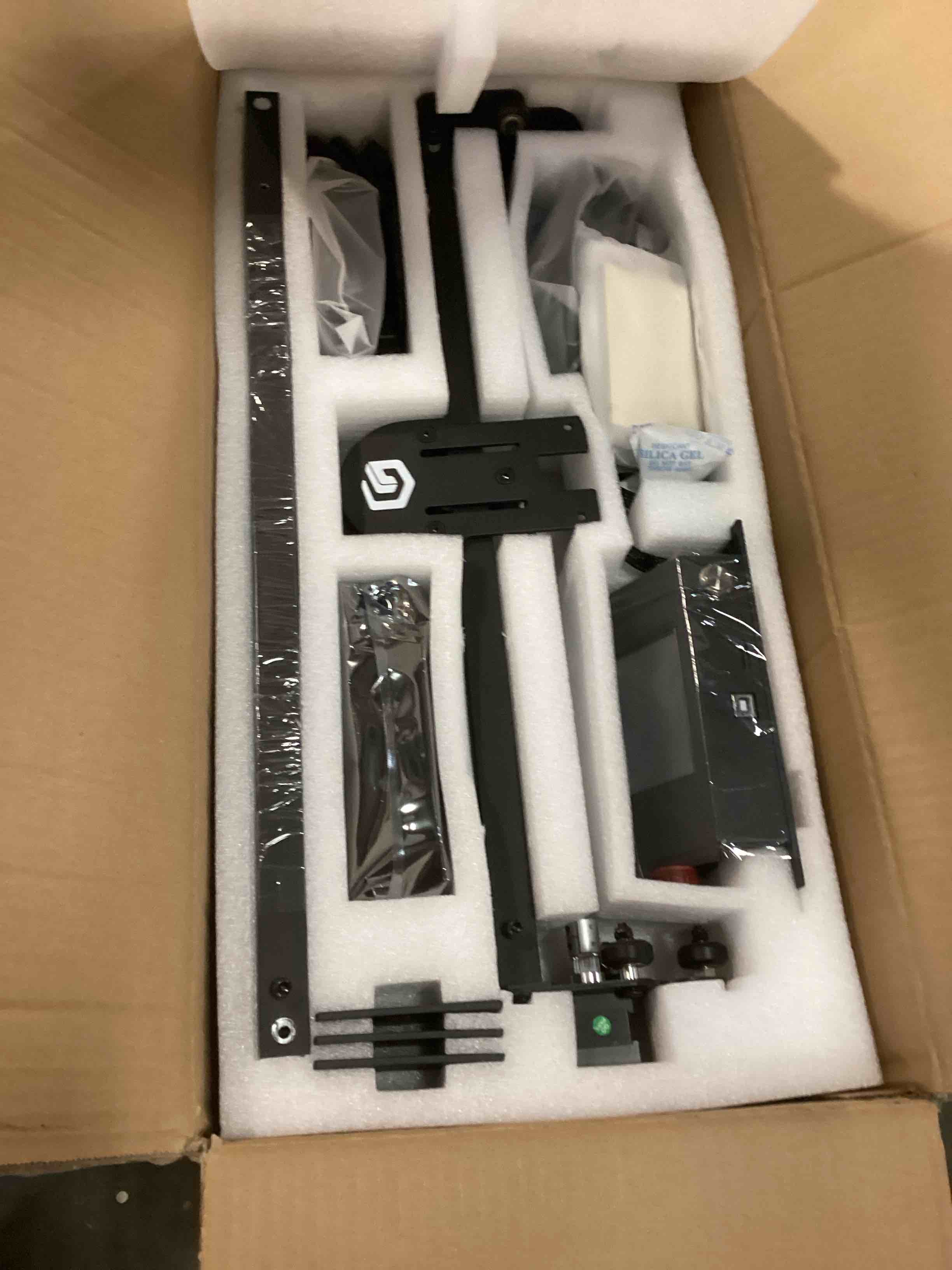 https://s3.amazonaws.com/lotting-images-prod/bidfta/PNK2119473_1739389743116.jpeg