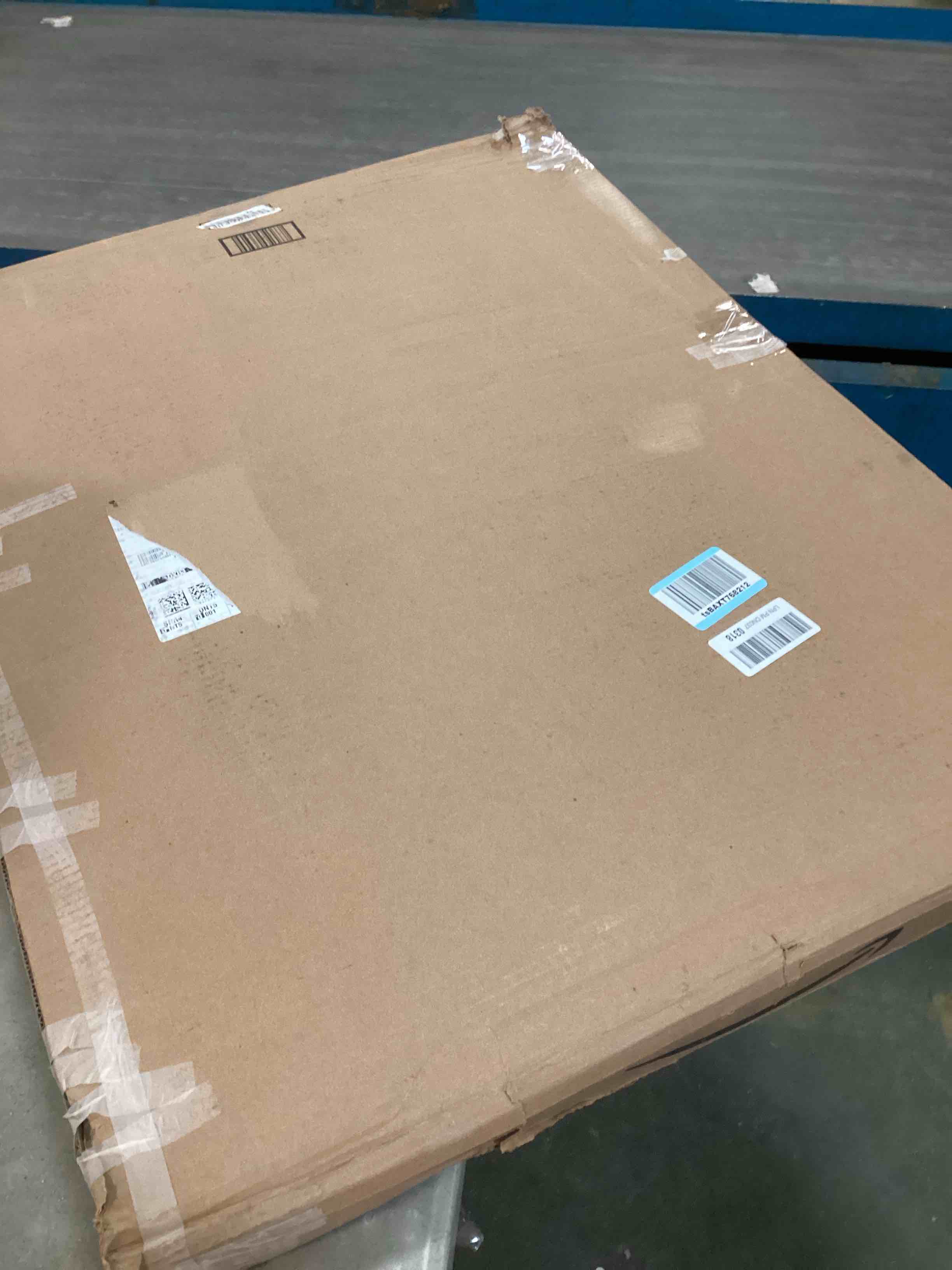 https://s3.amazonaws.com/lotting-images-prod/bidfta/PNK2119477_1739390055775.jpeg