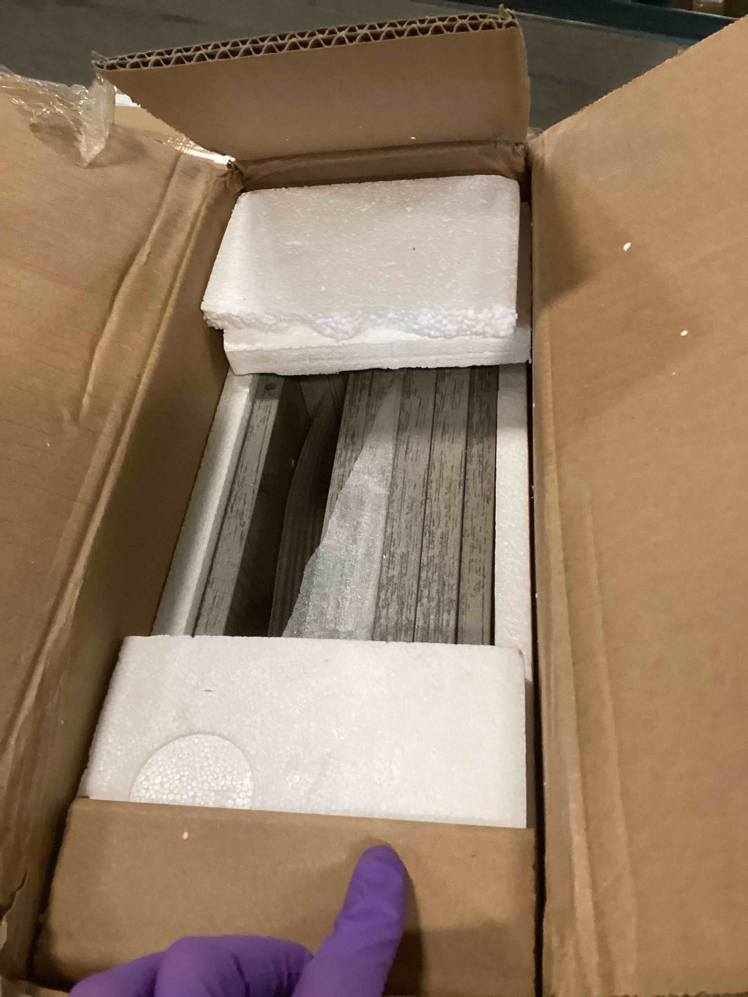 https://s3.amazonaws.com/lotting-images-prod/bidfta/PNK2119958_1739564784786.jpeg