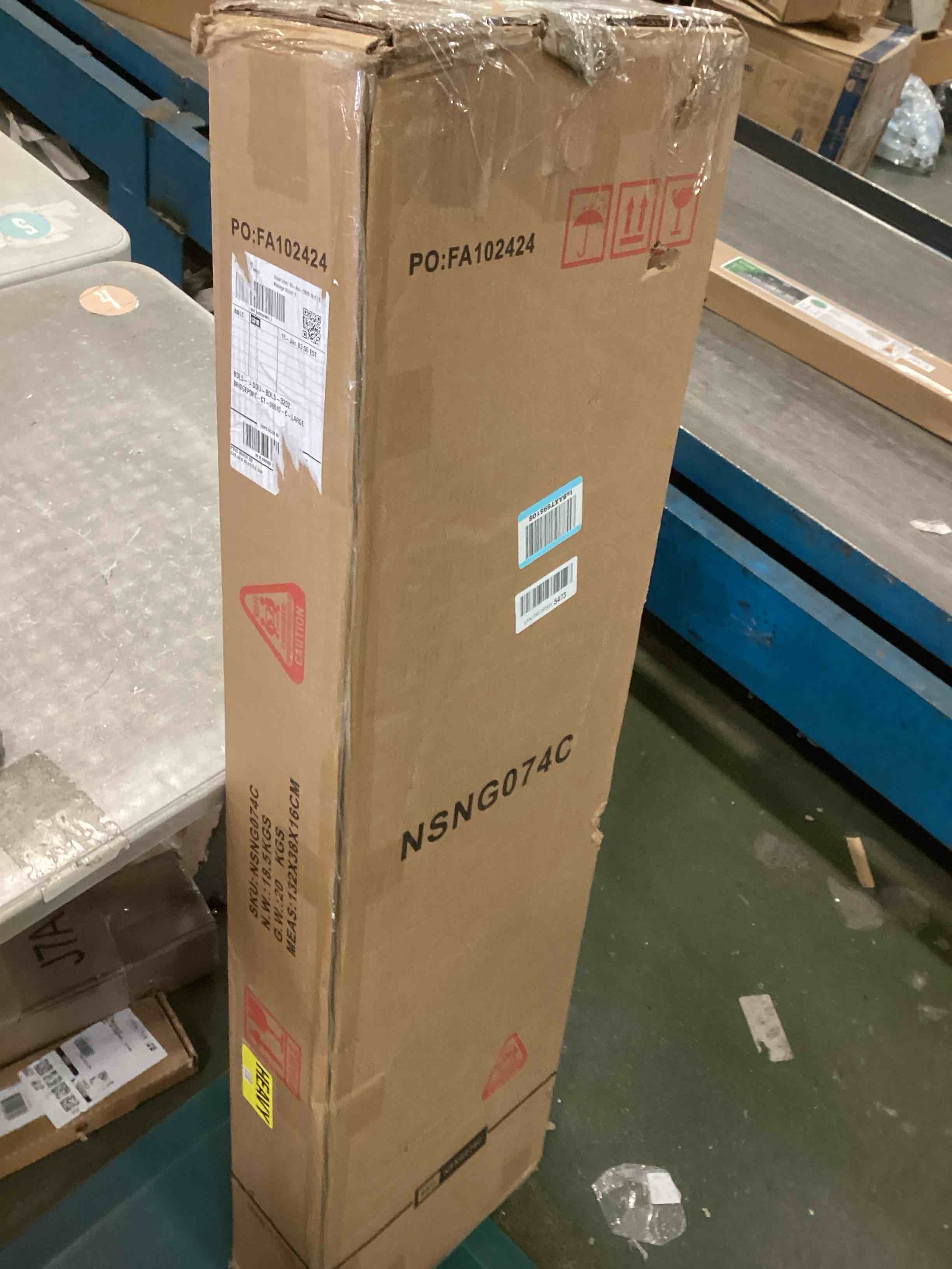https://s3.amazonaws.com/lotting-images-prod/bidfta/PNK2119958_1739564808575.jpeg