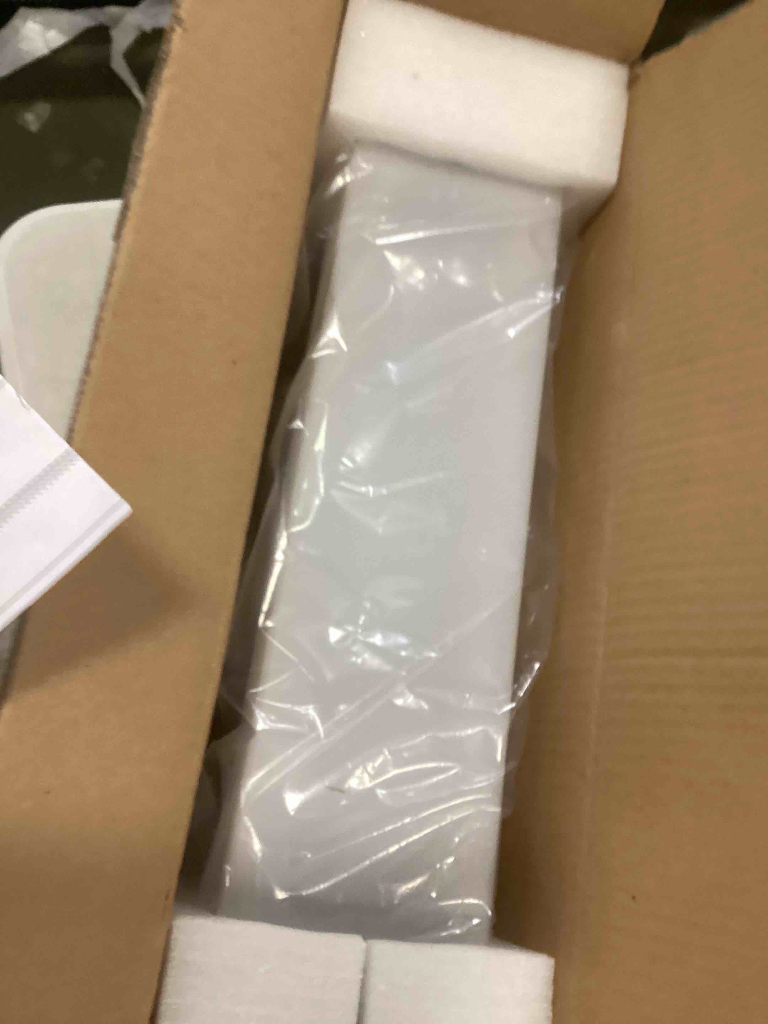 https://s3.amazonaws.com/lotting-images-prod/bidfta/PNK2120198_1739816931132.jpeg