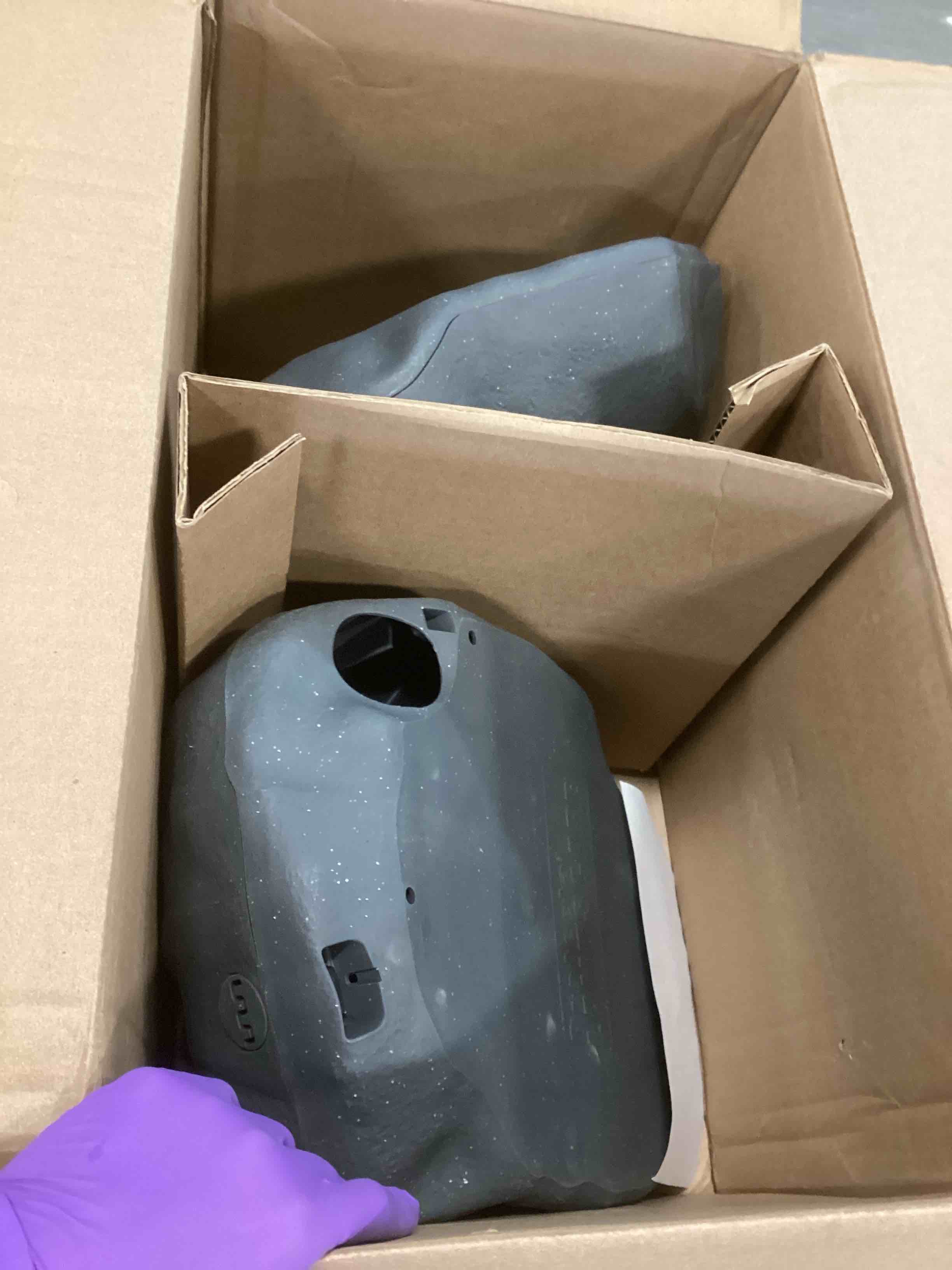 https://s3.amazonaws.com/lotting-images-prod/bidfta/PNK2121102_1740151326048.jpeg