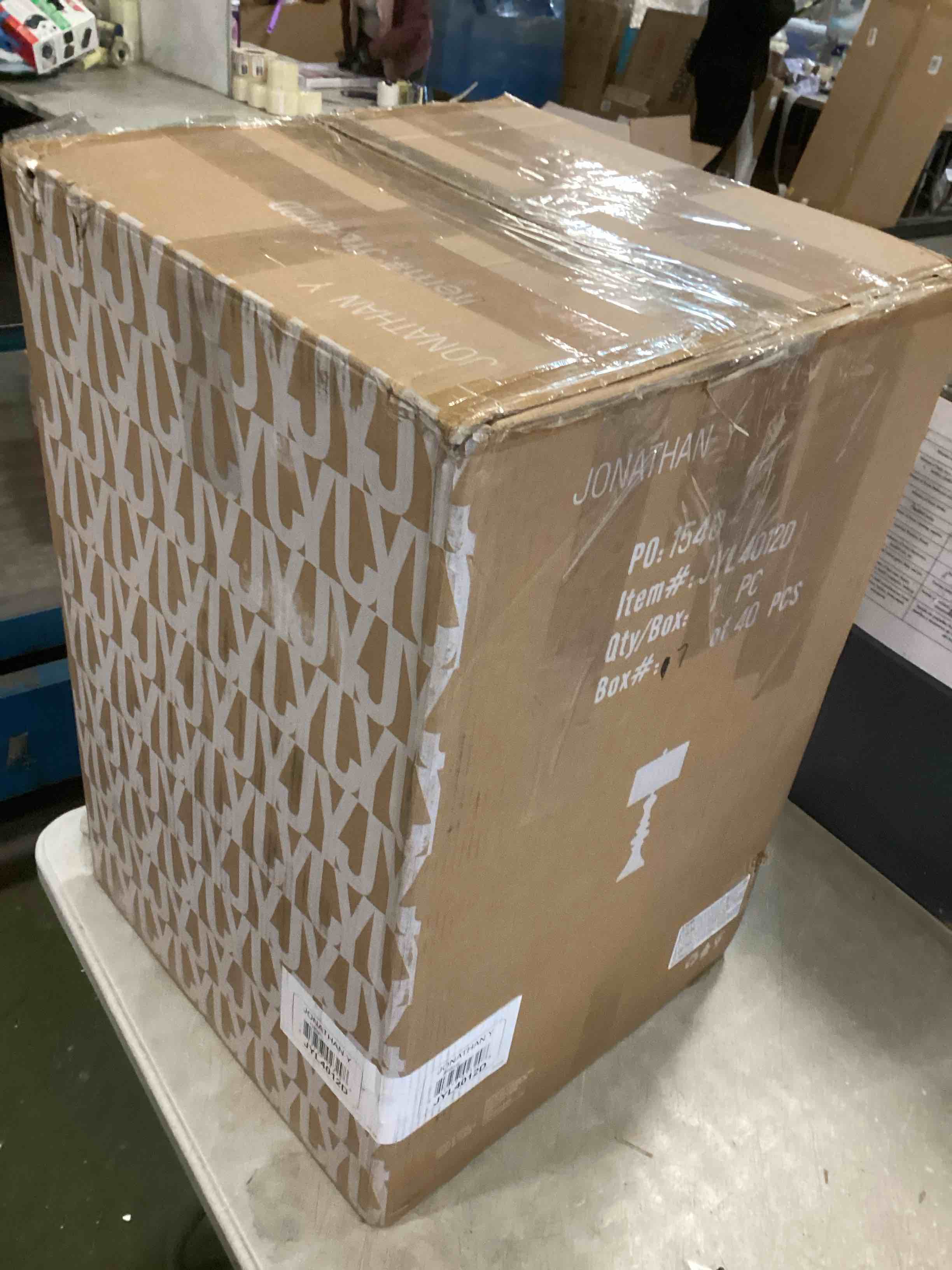 https://s3.amazonaws.com/lotting-images-prod/bidfta/PNK2121307_1740490460405.jpeg