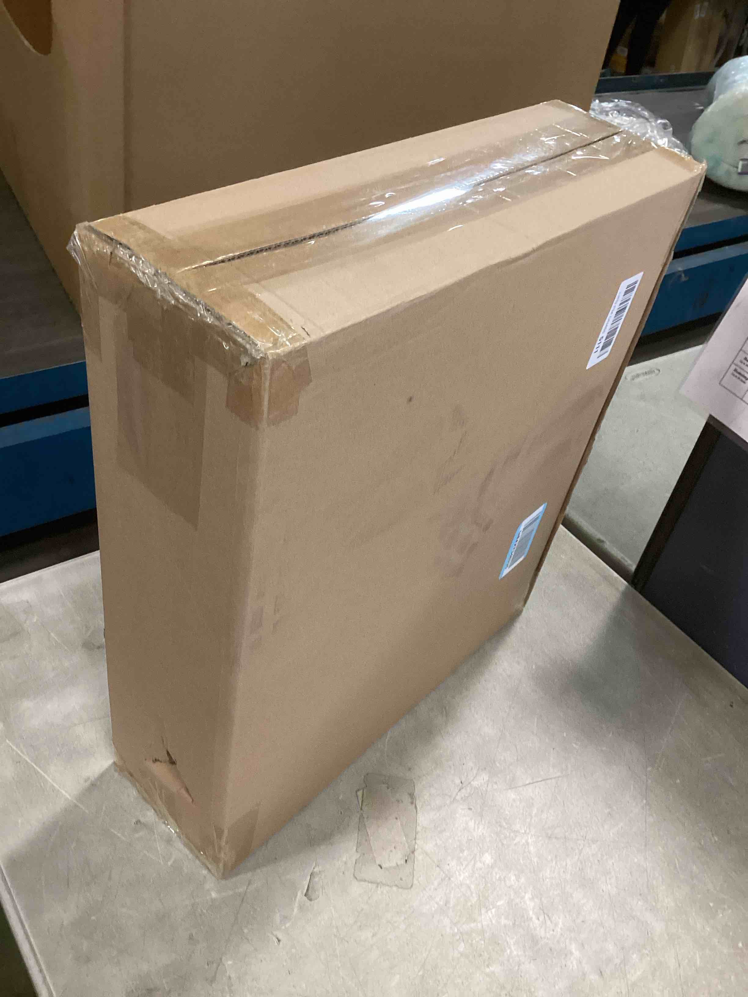 https://s3.amazonaws.com/lotting-images-prod/bidfta/PNK2121331_1740492453700.jpeg