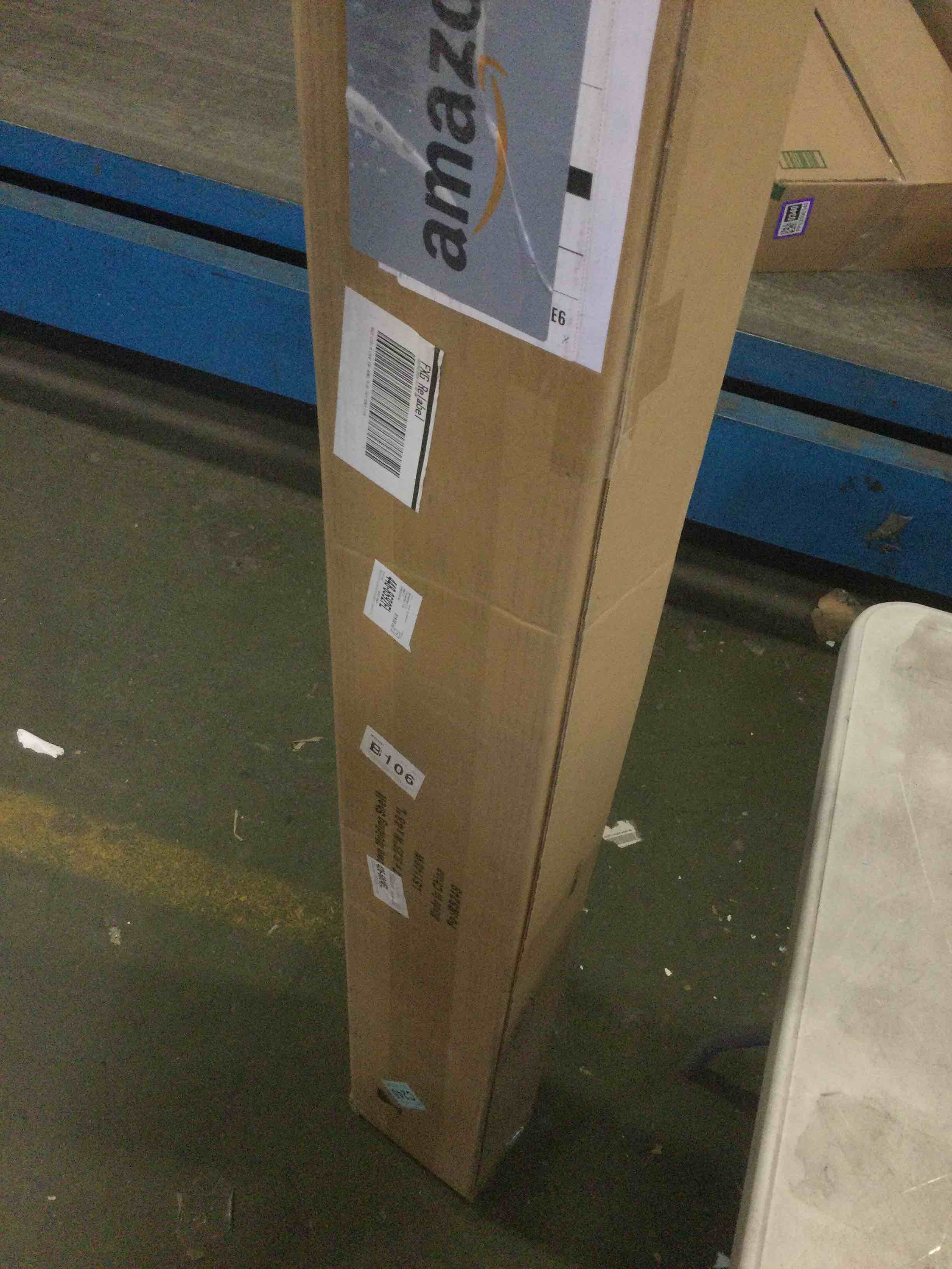 https://s3.amazonaws.com/lotting-images-prod/bidfta/PNK2121475_1740507883139.jpeg