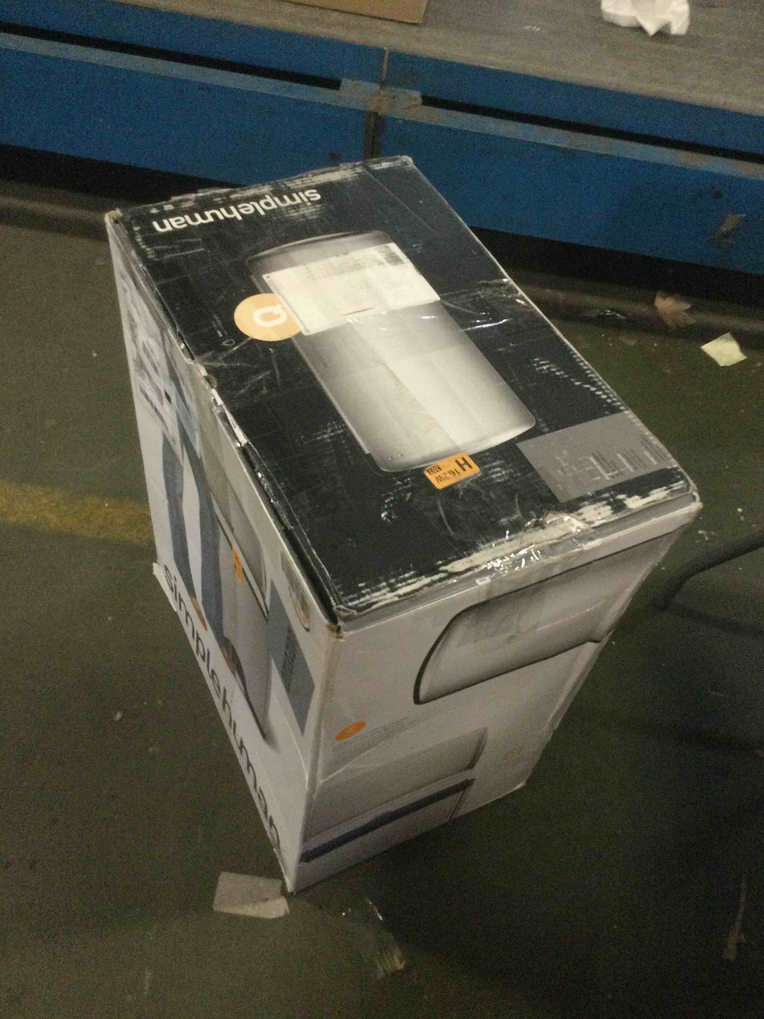 https://s3.amazonaws.com/lotting-images-prod/bidfta/PNK2121503_1740510465284.jpeg