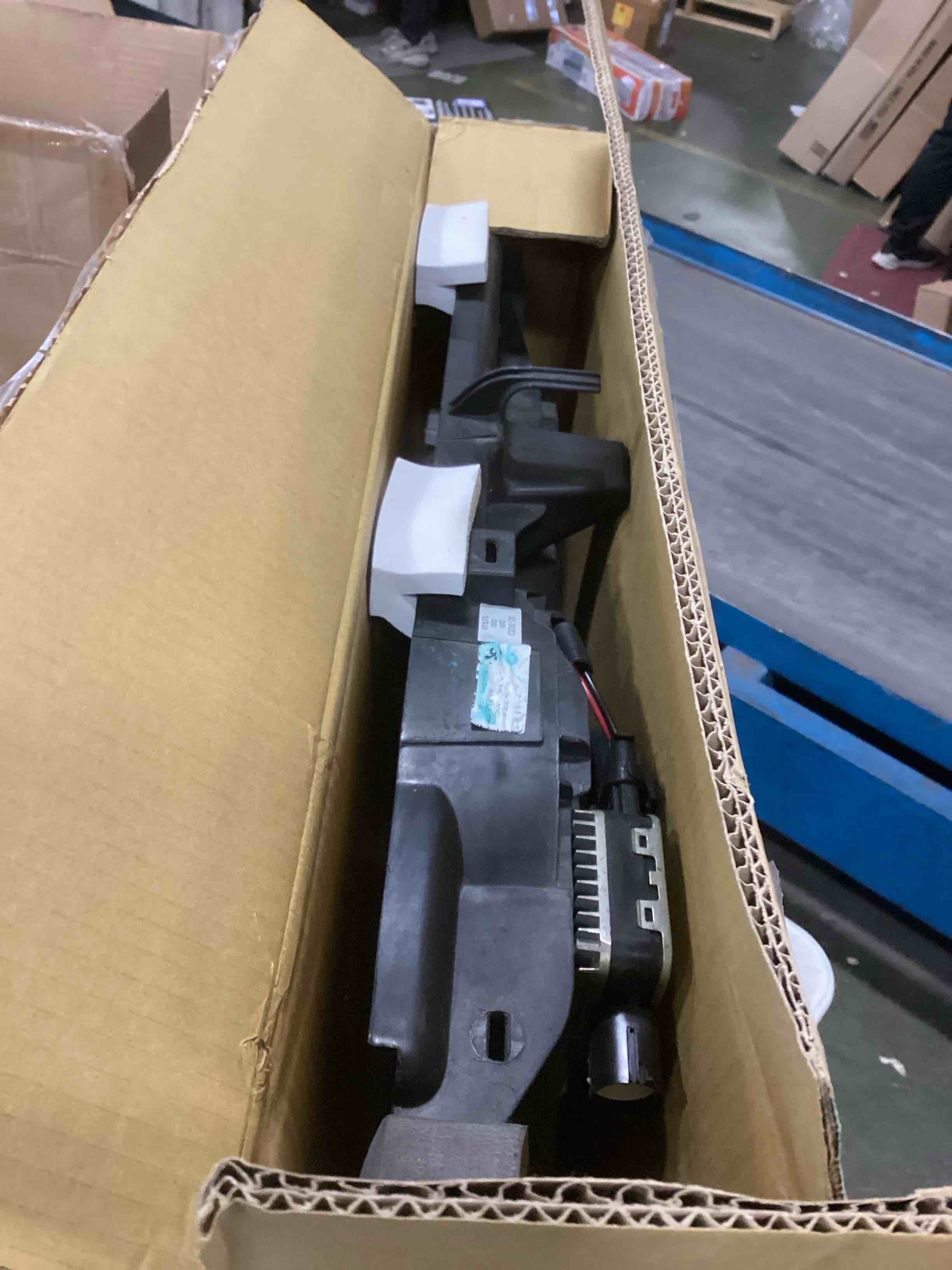 https://s3.amazonaws.com/lotting-images-prod/bidfta/PNK2121700_1740586506487.jpeg