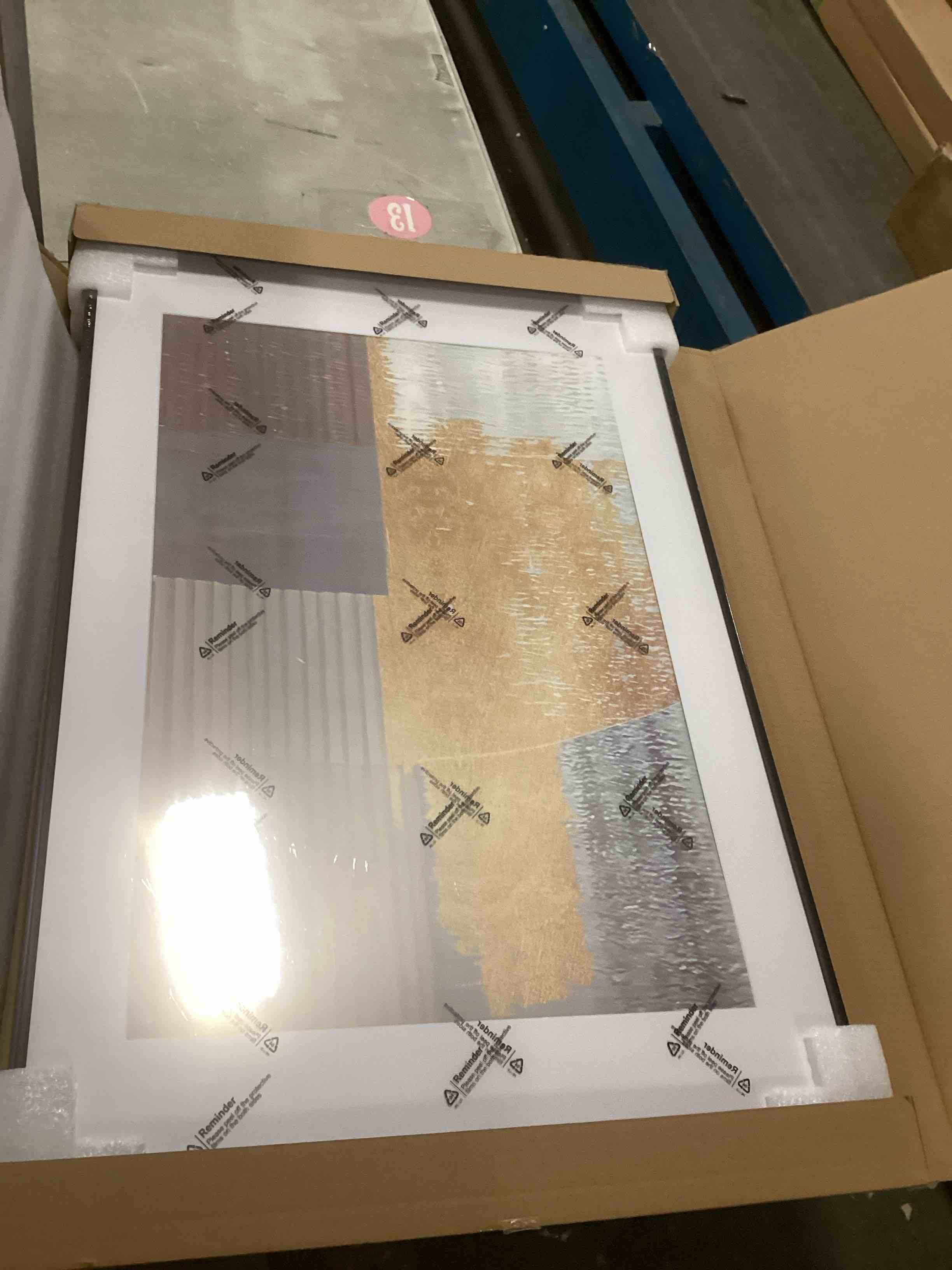 https://s3.amazonaws.com/lotting-images-prod/bidfta/PNK2121796_1740599269677.jpeg