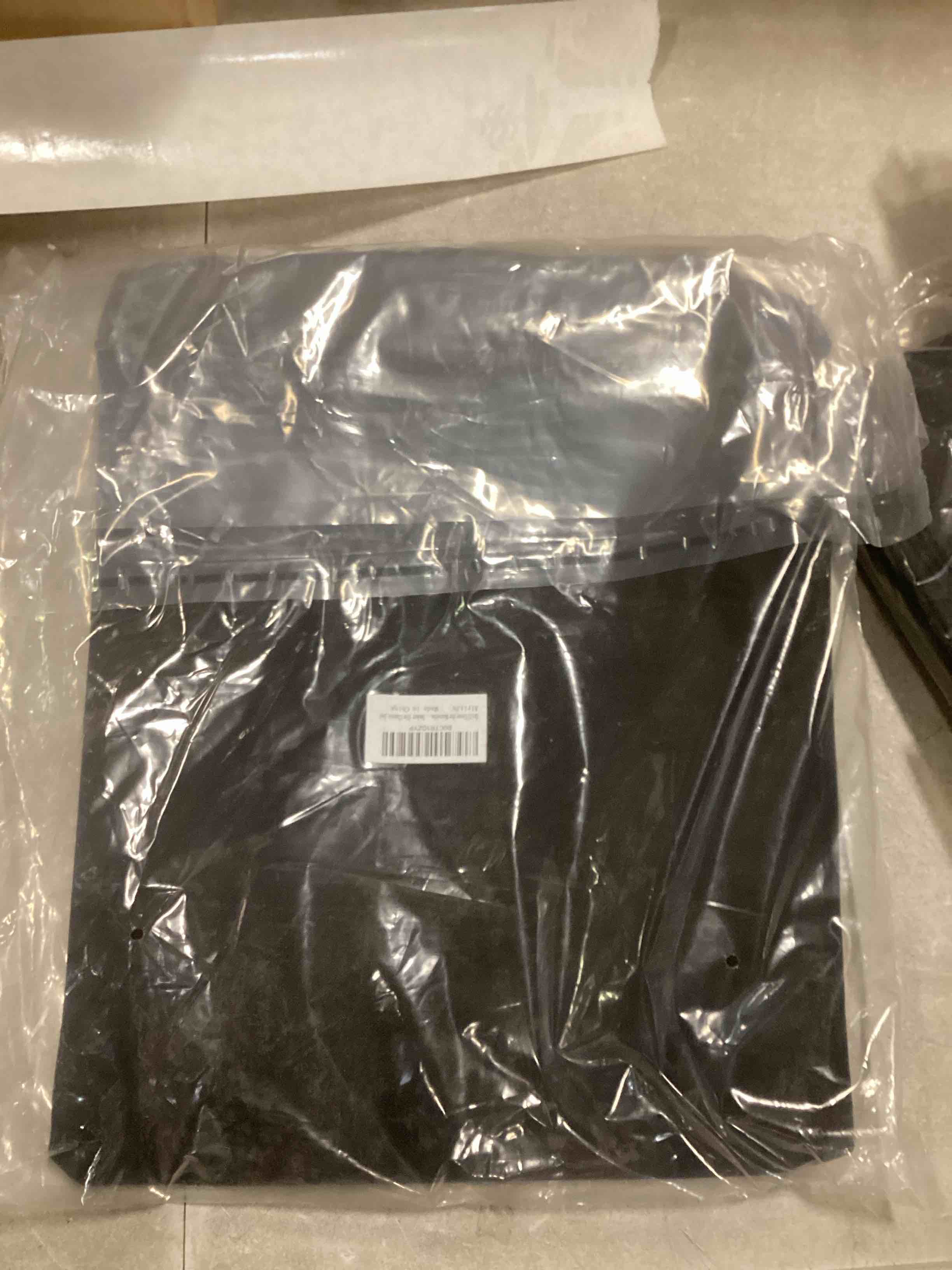 https://s3.amazonaws.com/lotting-images-prod/bidfta/PNK2121911_1740603450958.jpeg