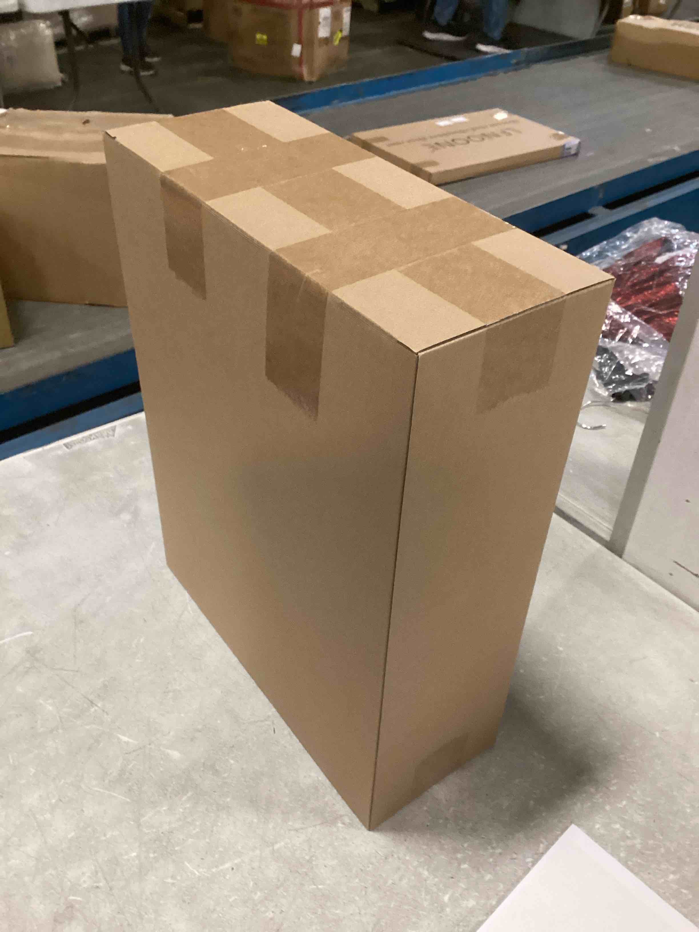 https://s3.amazonaws.com/lotting-images-prod/bidfta/PNK2121973_1740663414697.jpeg