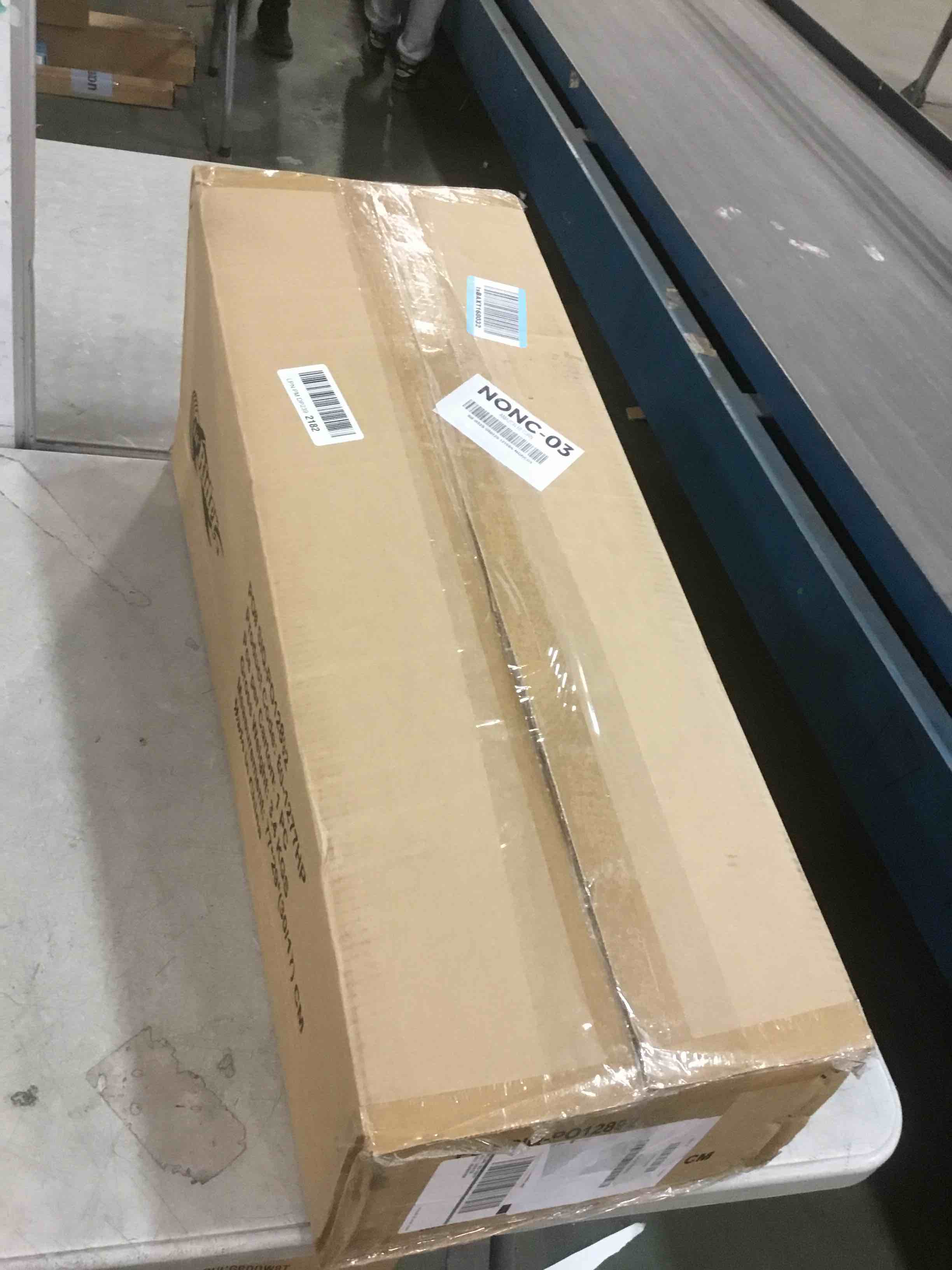 https://s3.amazonaws.com/lotting-images-prod/bidfta/PNK2122724_1739468185516.jpeg