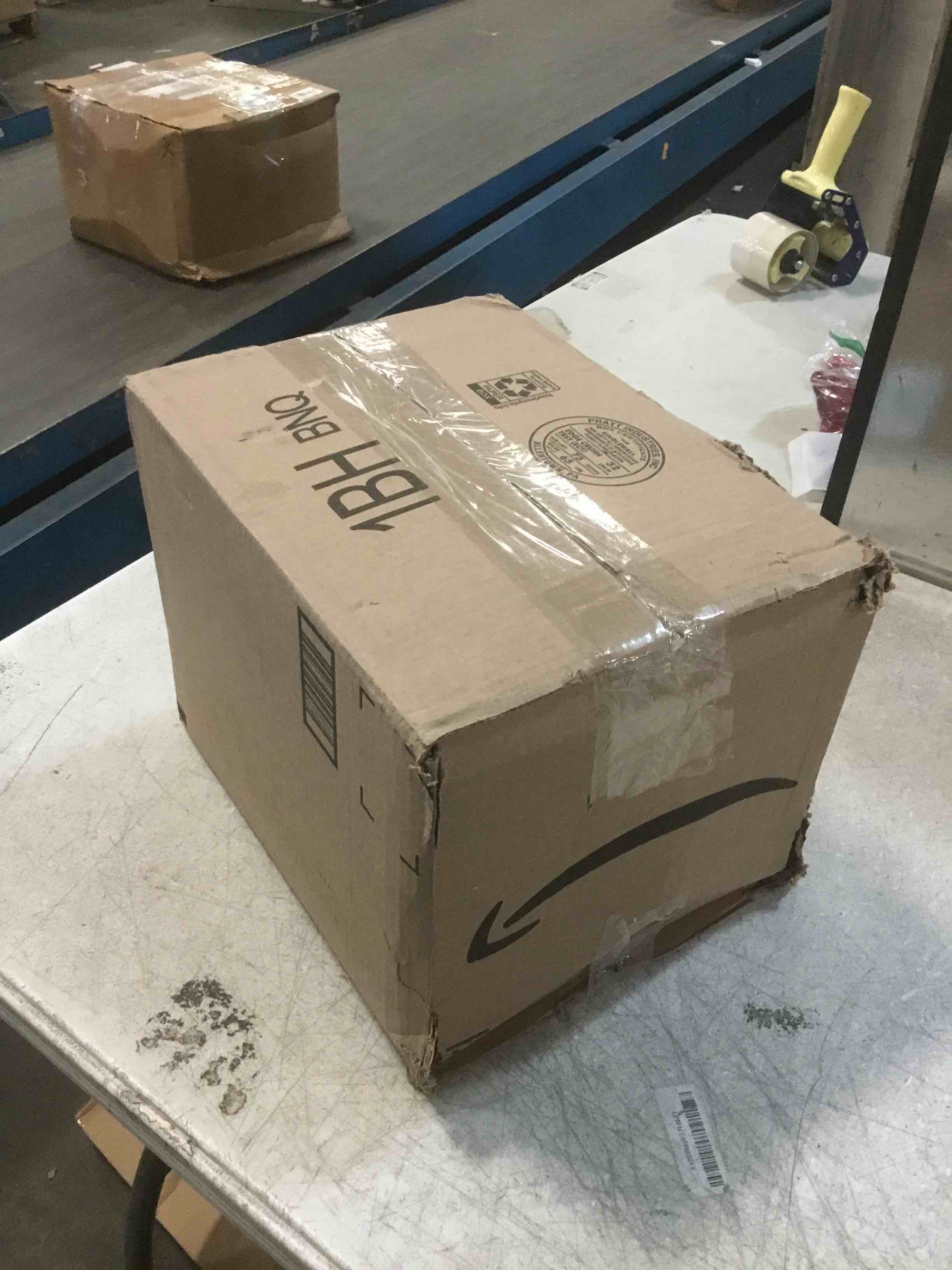 https://s3.amazonaws.com/lotting-images-prod/bidfta/PNK2123332_1739911793906.jpeg