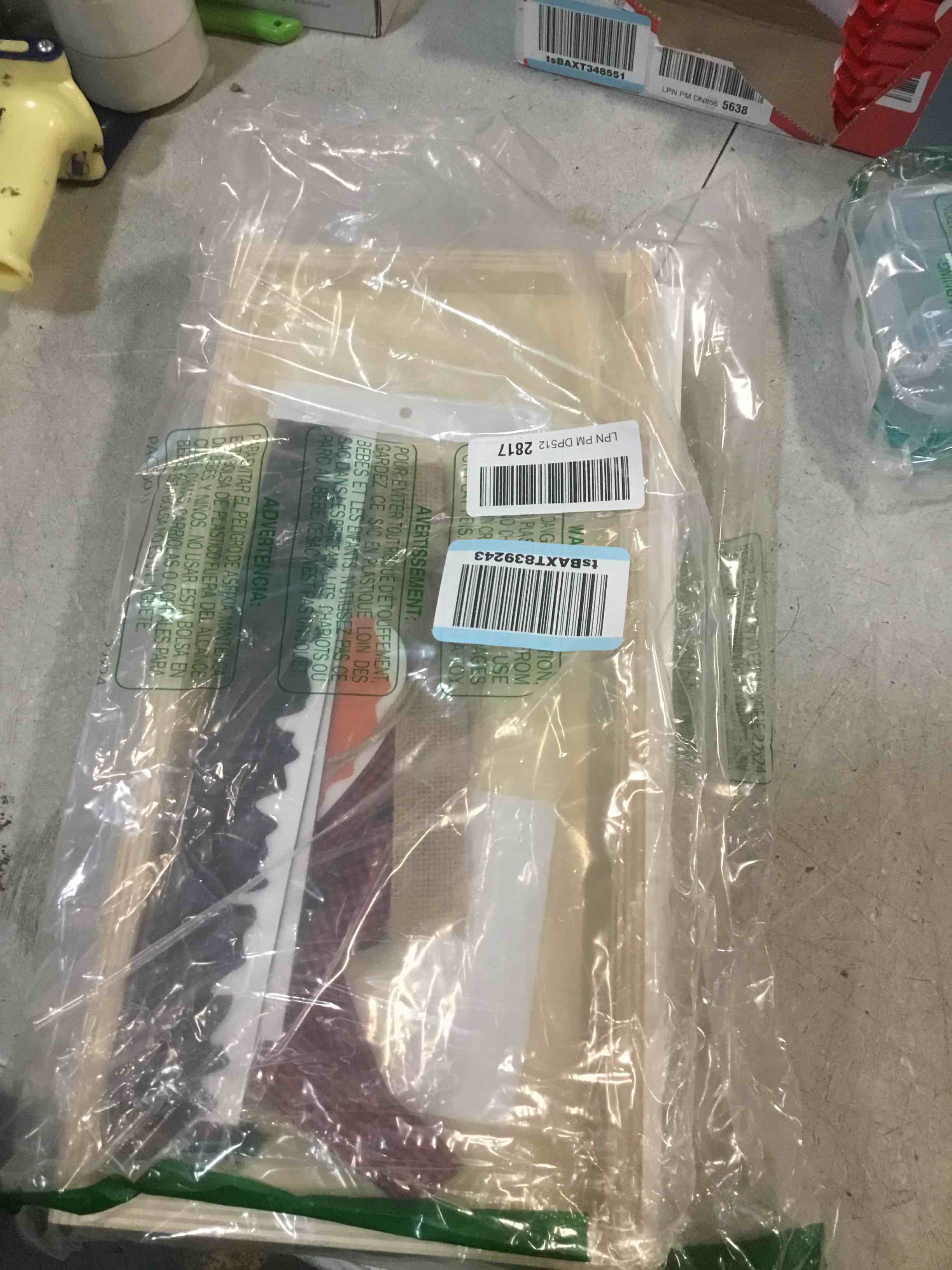 https://s3.amazonaws.com/lotting-images-prod/bidfta/PNK2123380_1739974785459.jpeg