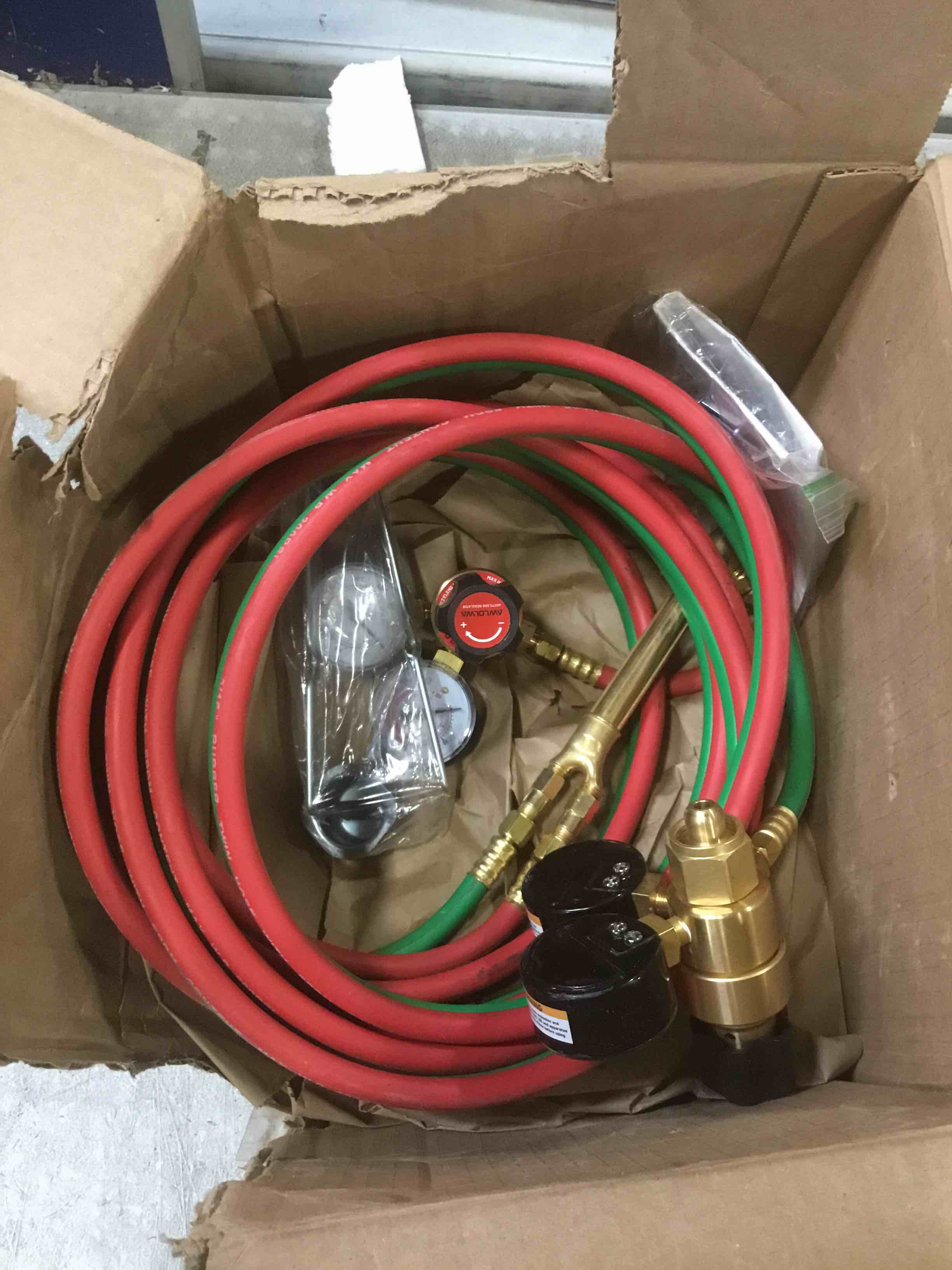 https://s3.amazonaws.com/lotting-images-prod/bidfta/PNK2124136_1740501545427.jpeg