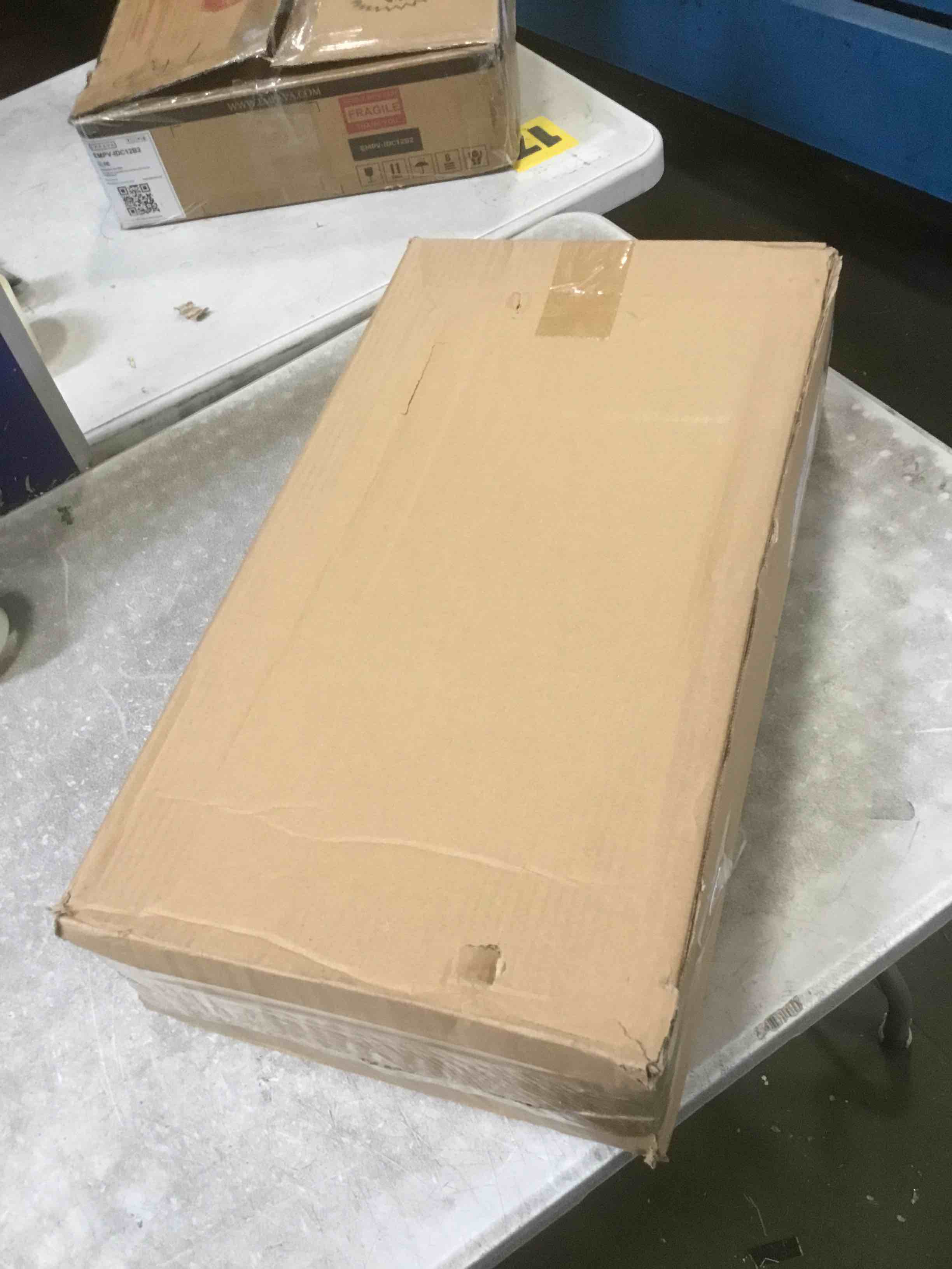 https://s3.amazonaws.com/lotting-images-prod/bidfta/PNK2124176_1740508554433.jpeg
