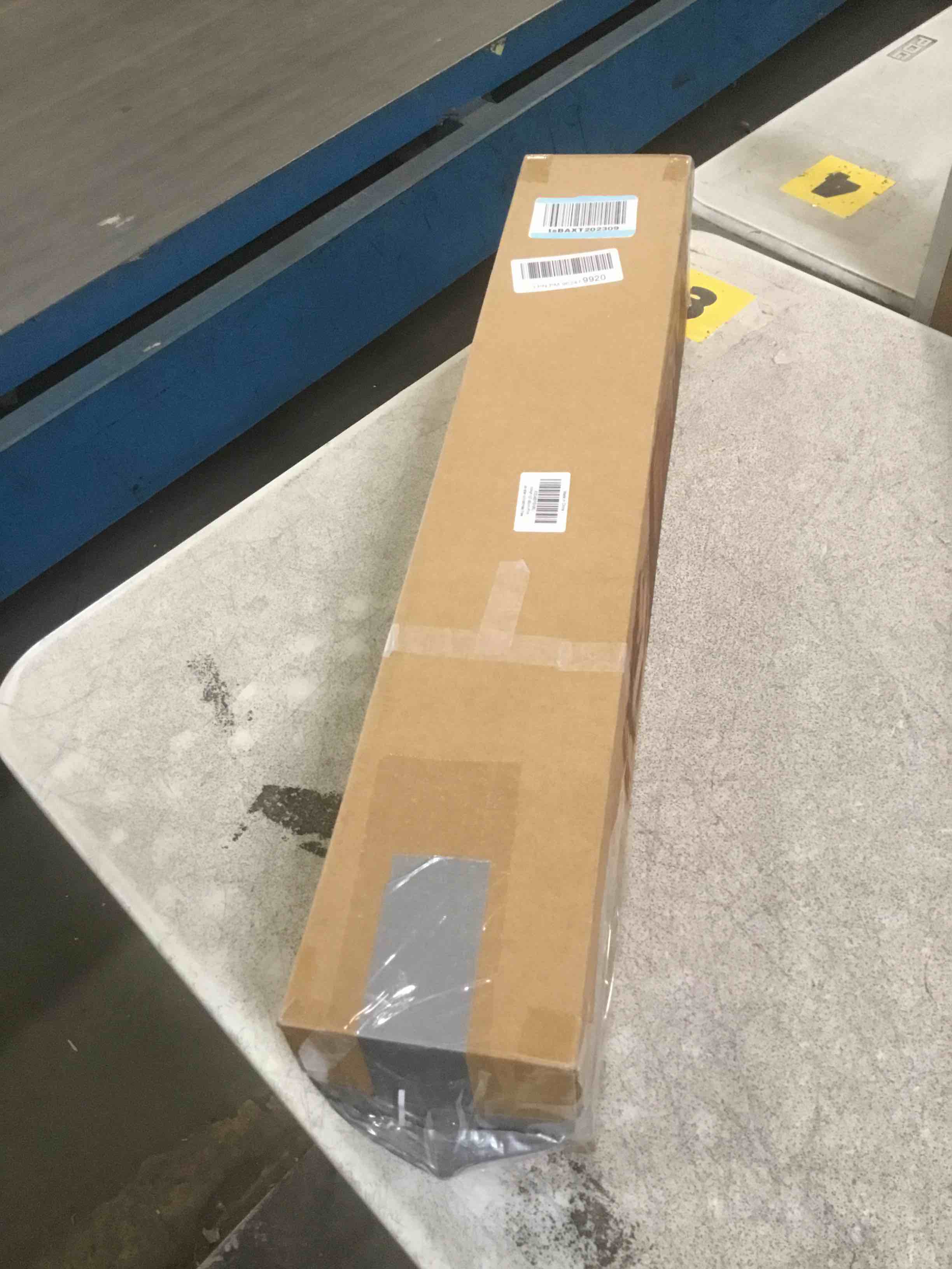 https://s3.amazonaws.com/lotting-images-prod/bidfta/PNK2124780_1740762647387.jpeg