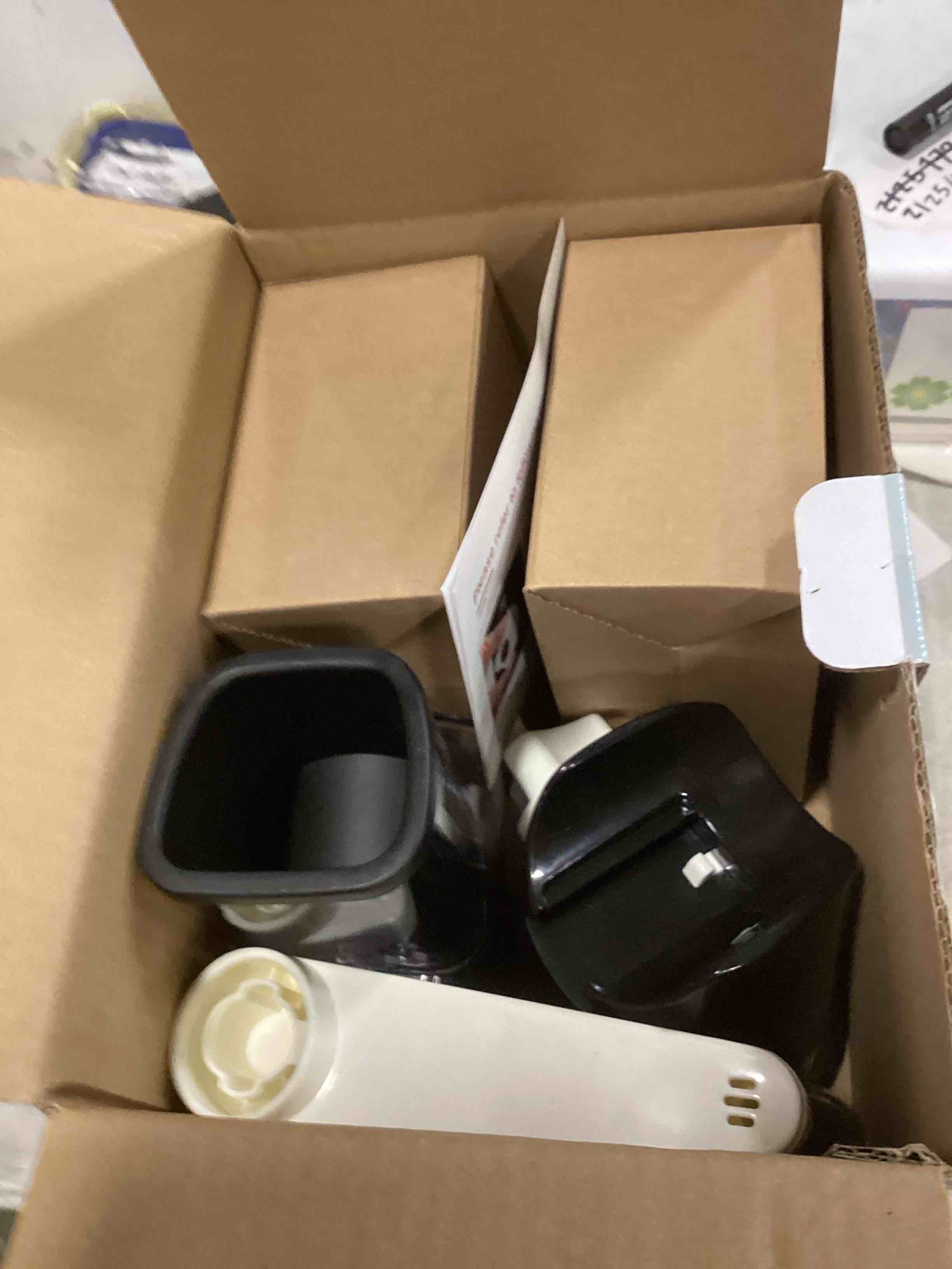 https://s3.amazonaws.com/lotting-images-prod/bidfta/PNK2126145_1740508702456.jpeg