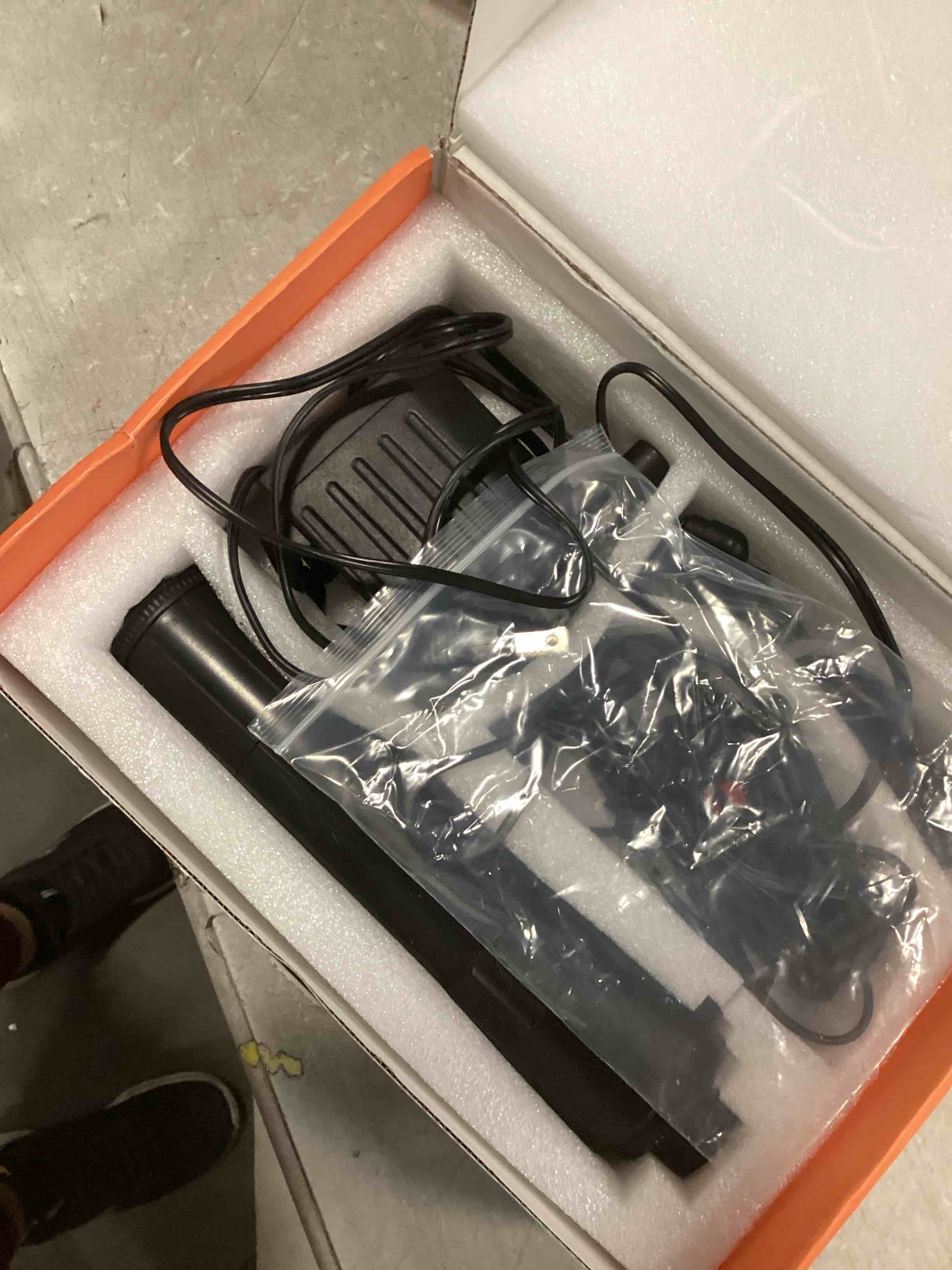 https://s3.amazonaws.com/lotting-images-prod/bidfta/PNK2126149_1740508974828.jpeg